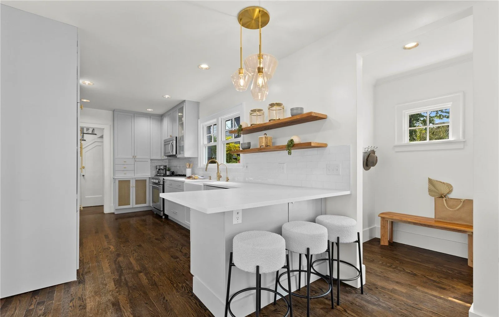909 21st Ave E, Seattle, WA 98112 14.jpg