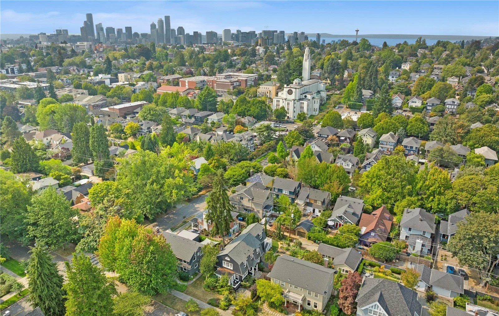 909 21st Ave E, Seattle, WA 98112 40.jpg