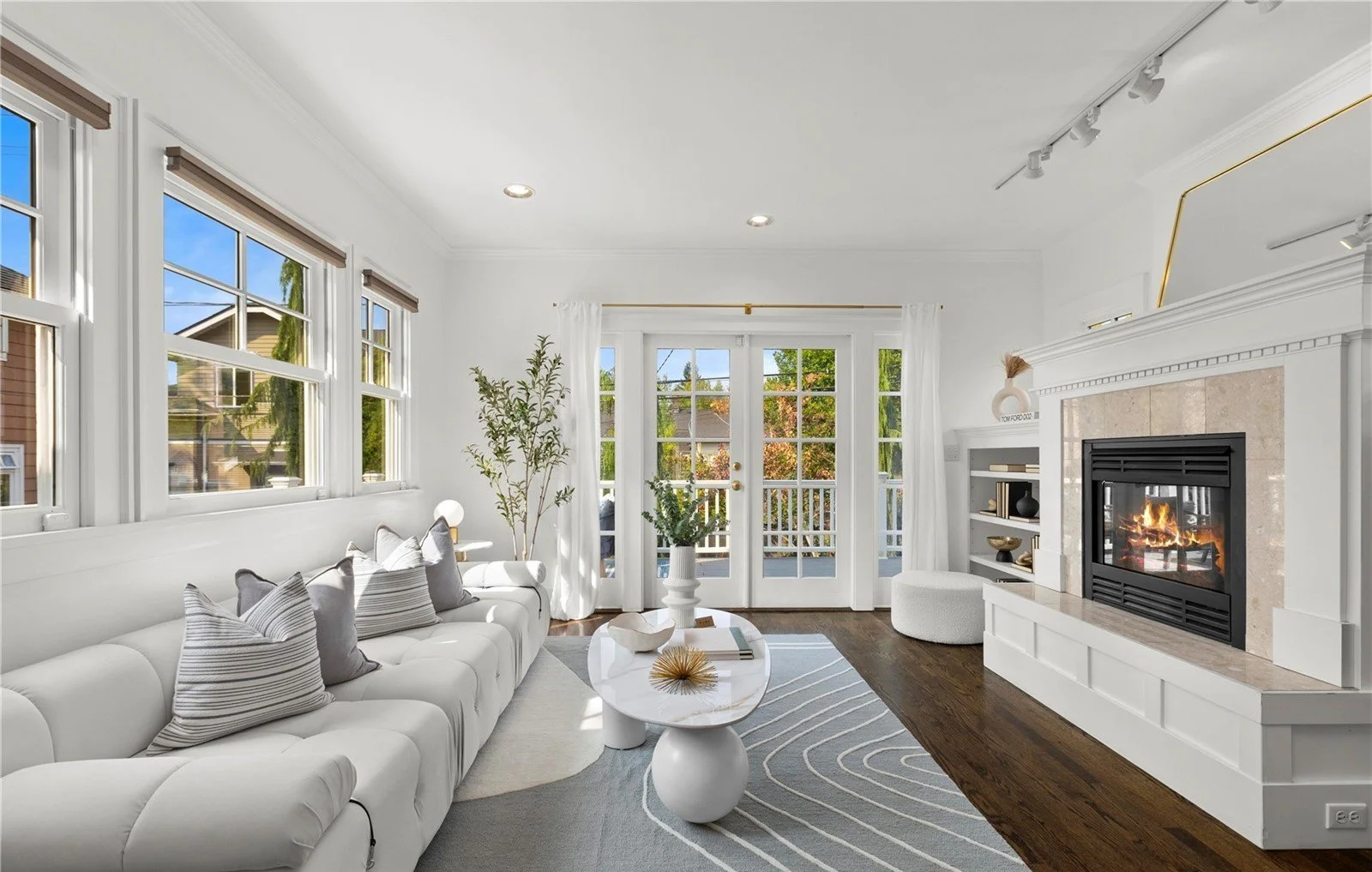 909 21st Ave E, Seattle, WA 98112 17.jpg