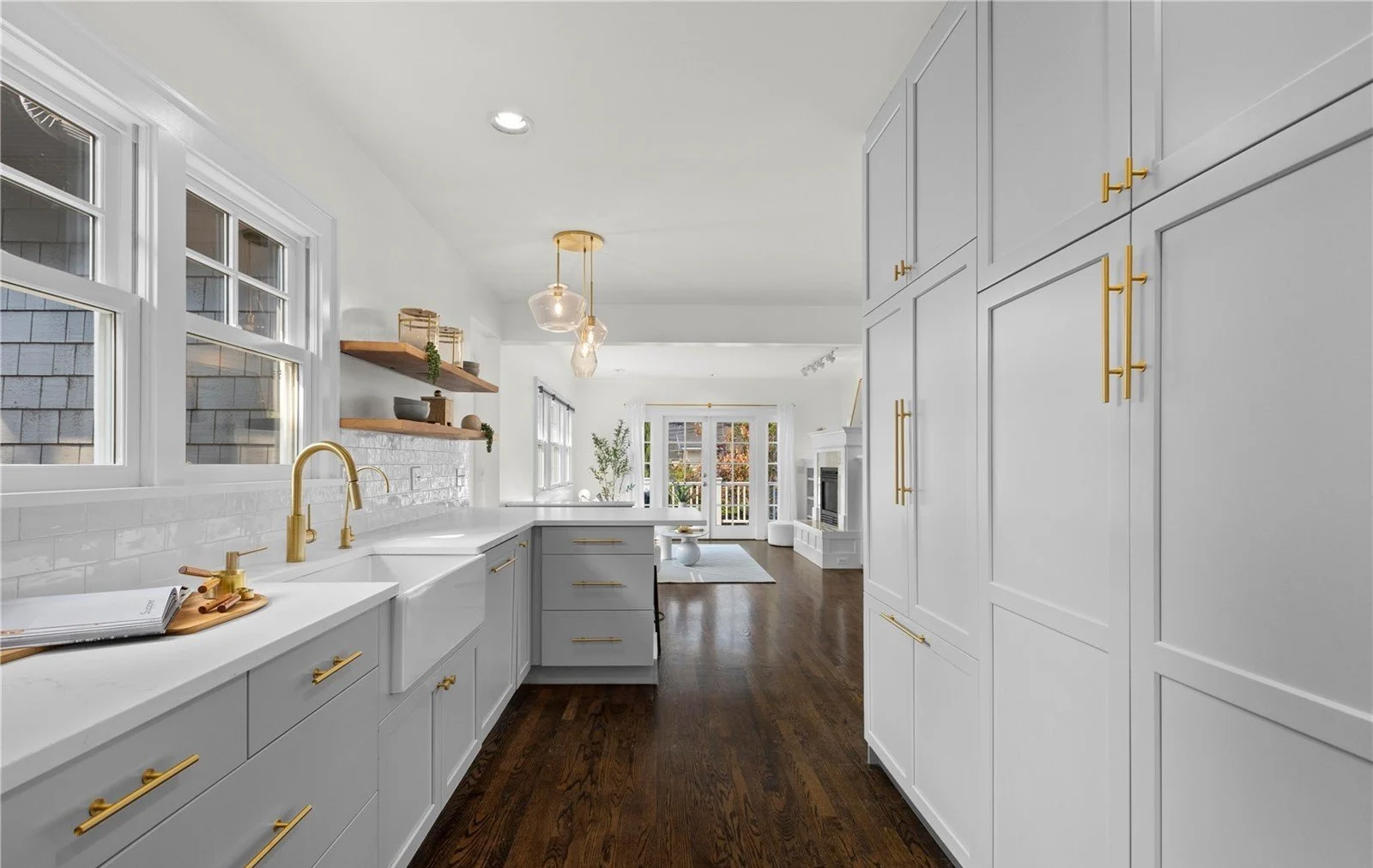 909 21st Ave E, Seattle, WA 98112 16.jpg