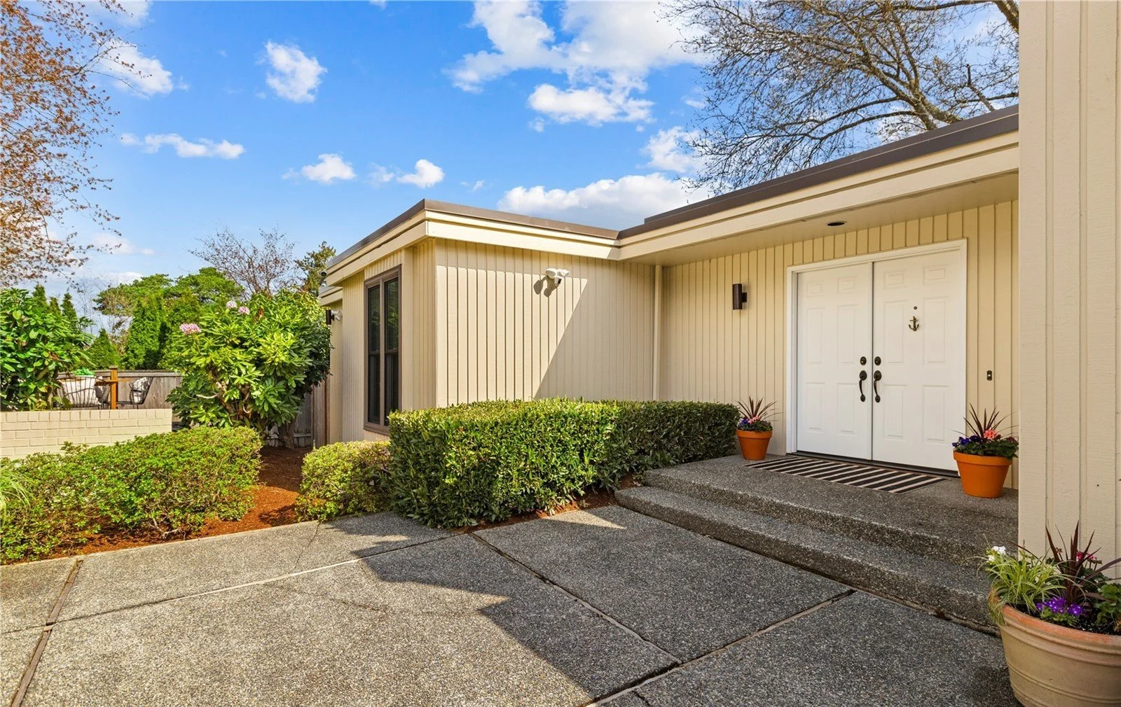 2250 39th Ave E, Seattle, WA 98112 2.jpg