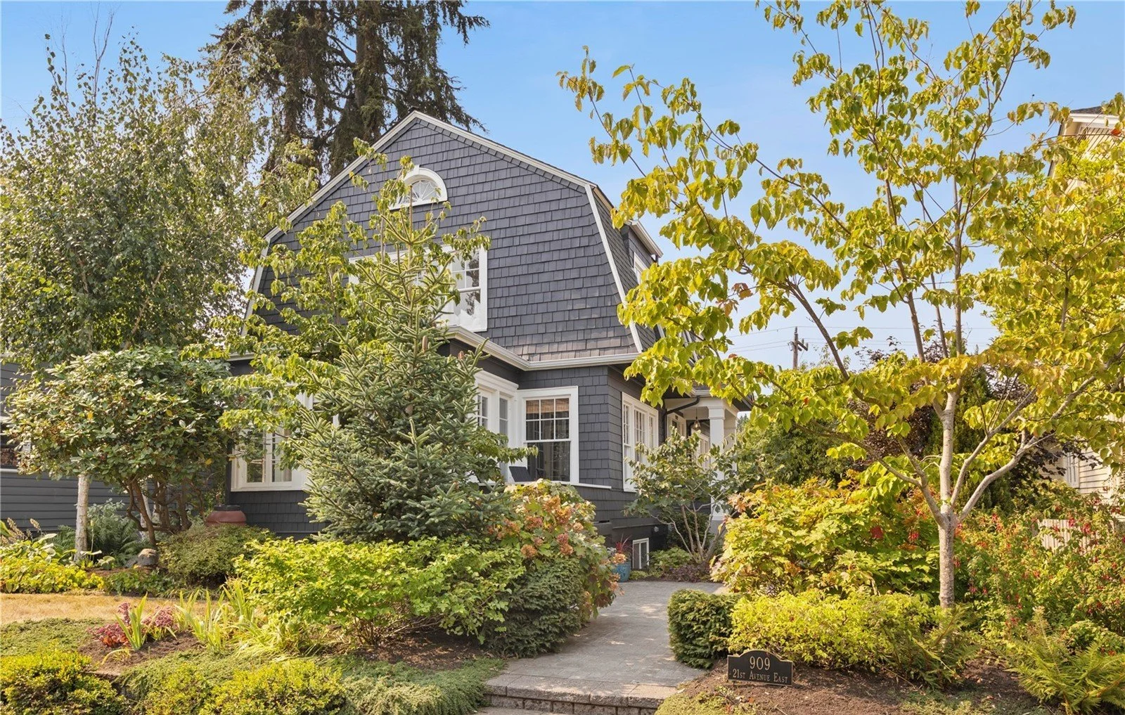 909 21st Ave E, Seattle, WA 98112.jpg
