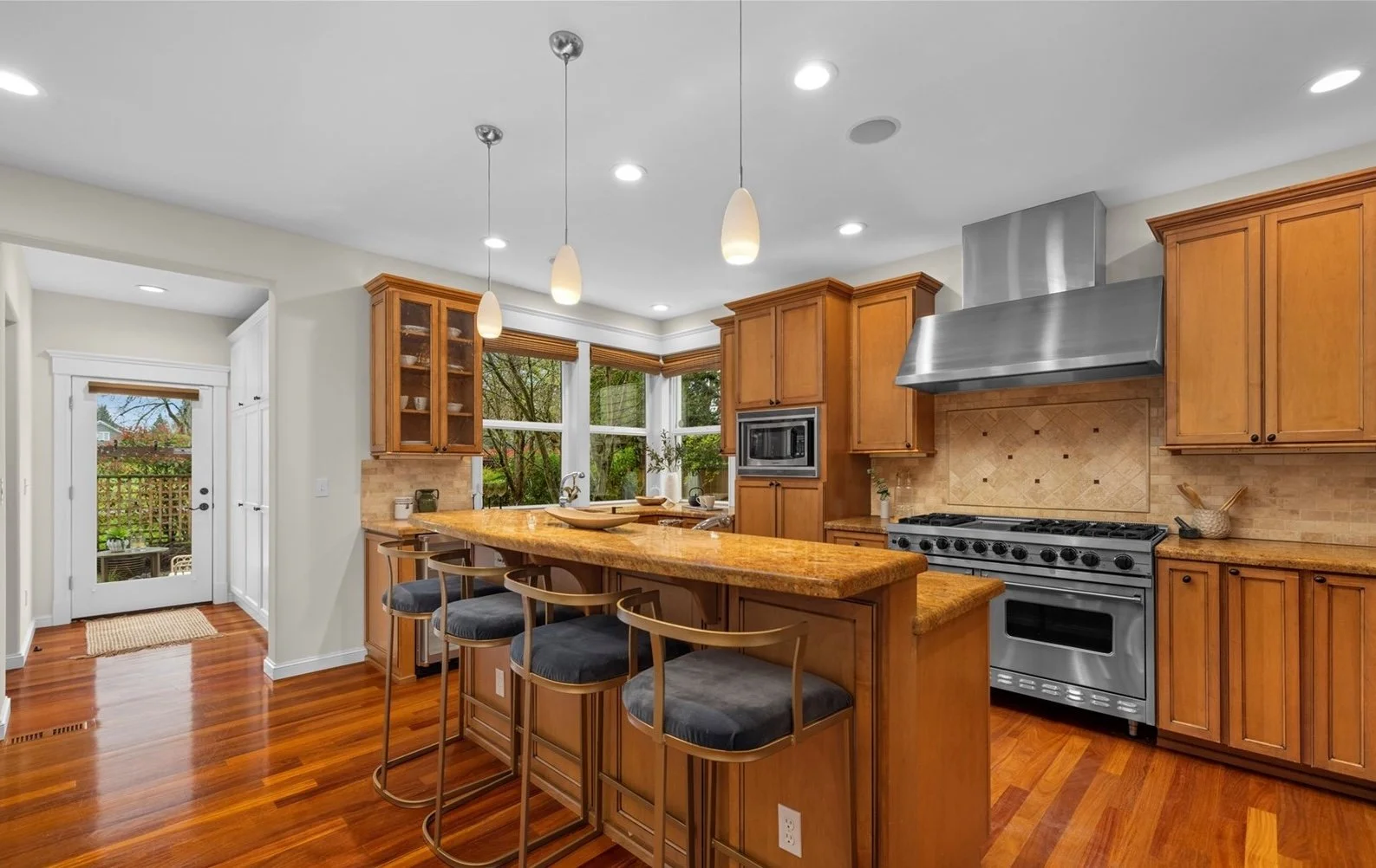 2315 38th Ave E, Seattle, WA 98112 15.jpeg