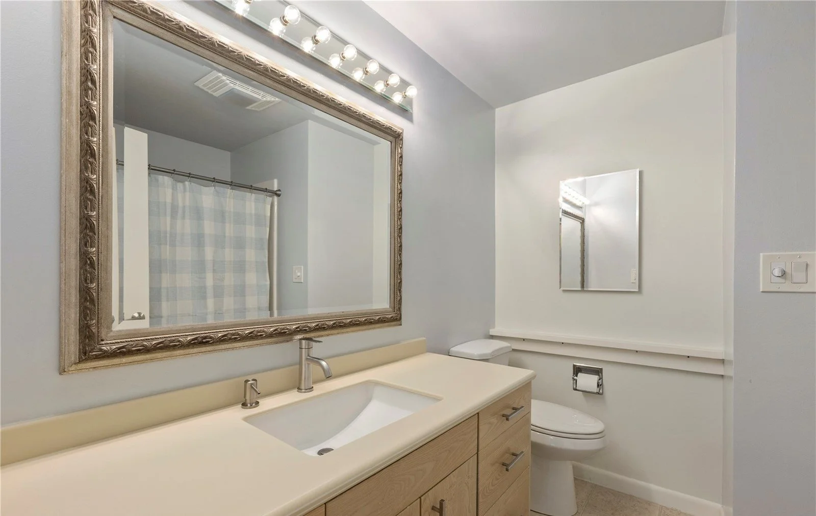 2501 Canterbury Lane E Unit #306, Seattle, WA 98112 24.jpg