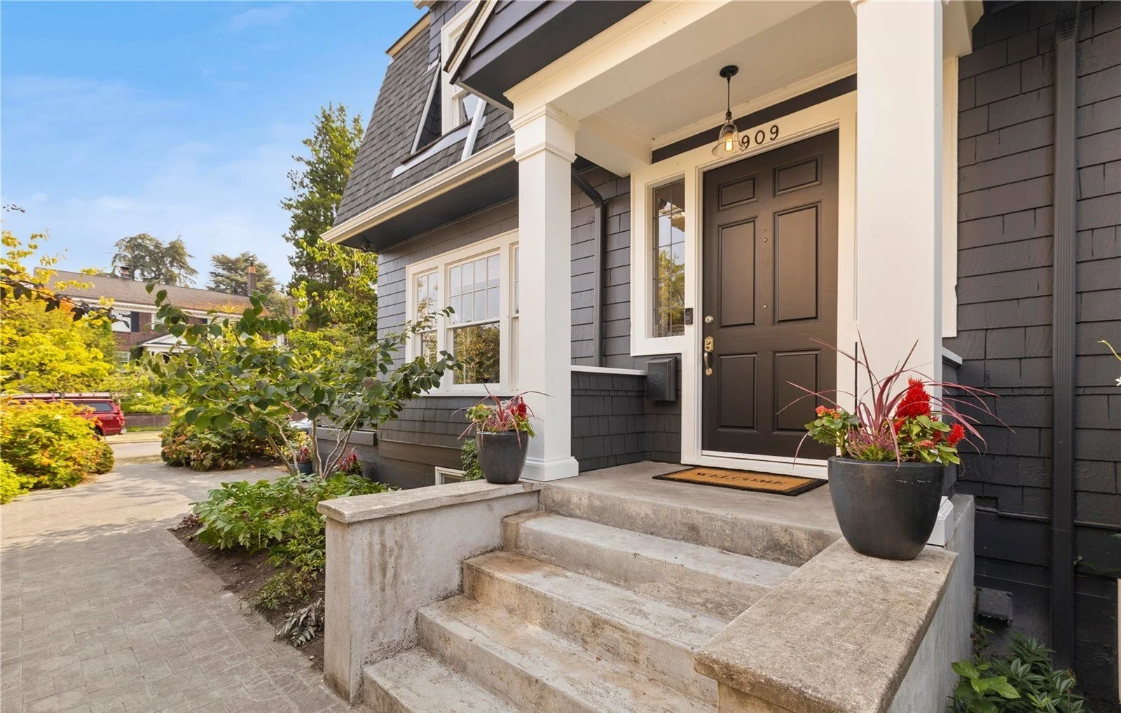 909 21st Ave E, Seattle, WA 98112 3.jpg