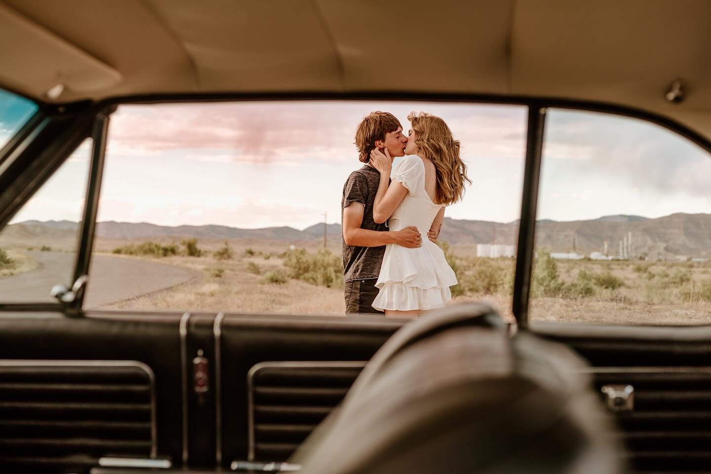 timeless love &amp; classic vibes 🏜️🙂&zwj;↕️

i have taken a step back within the last few weeks to focus on my own wedding planning, enjoying the summer with my family and friends, and getting ready for my busy season that is about to start. thank