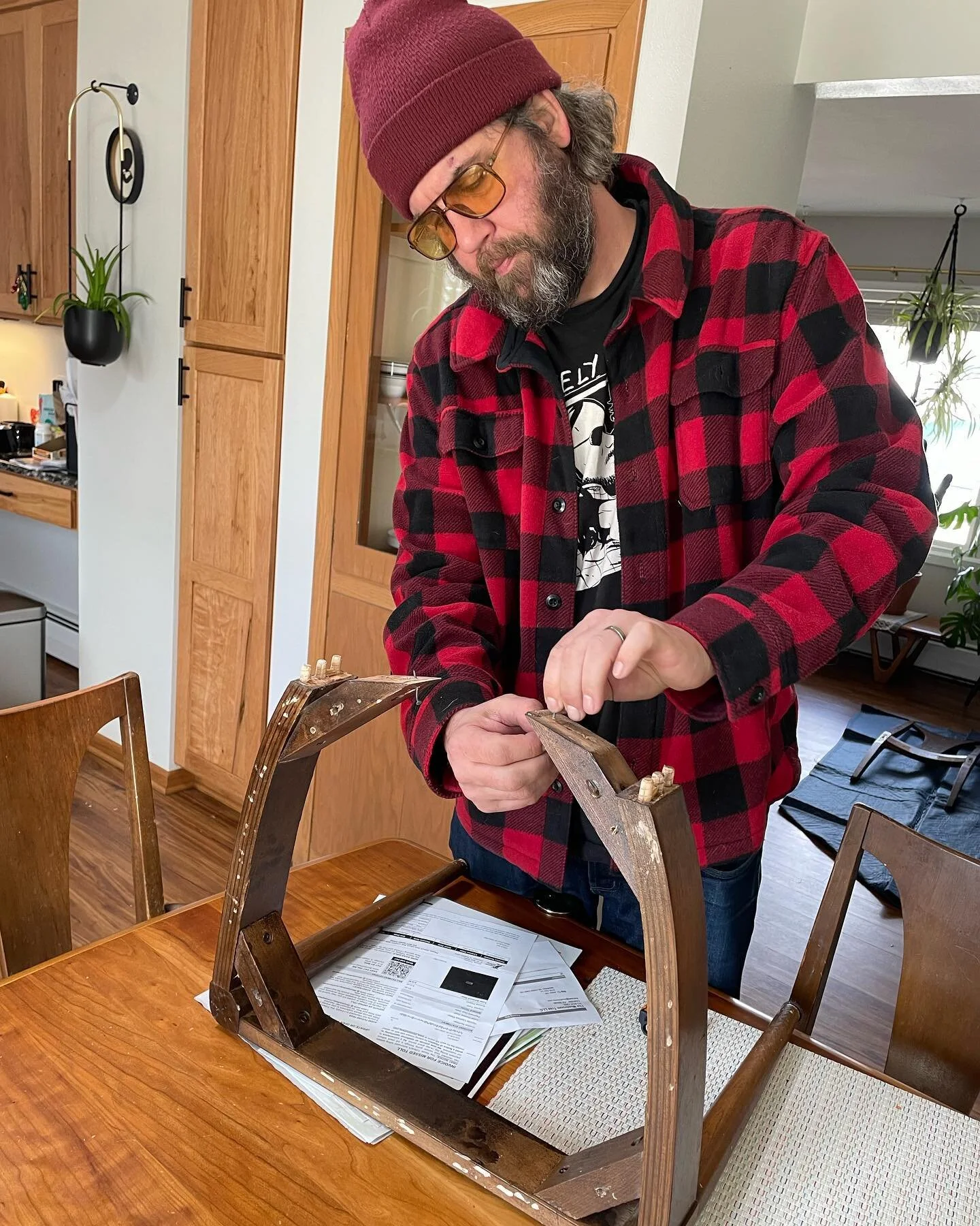 In progress: Restoring a set of vintage Broyhill Bras&iacute;lia chairs ✨