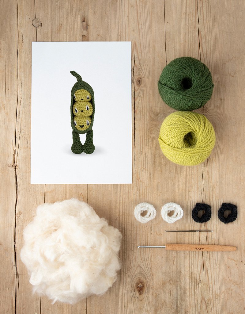 crochet_peas_pod_pattern_kit_toft.jpg