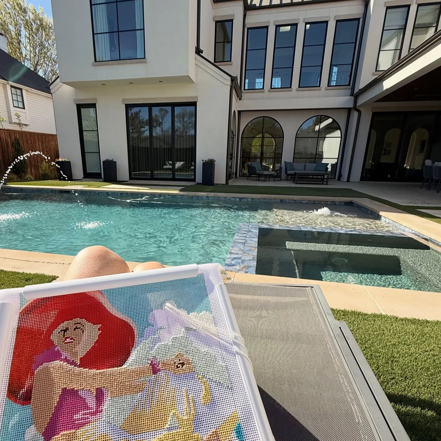 Sunday morning stitching&hellip;
@colorsofpraiseneedlepoint