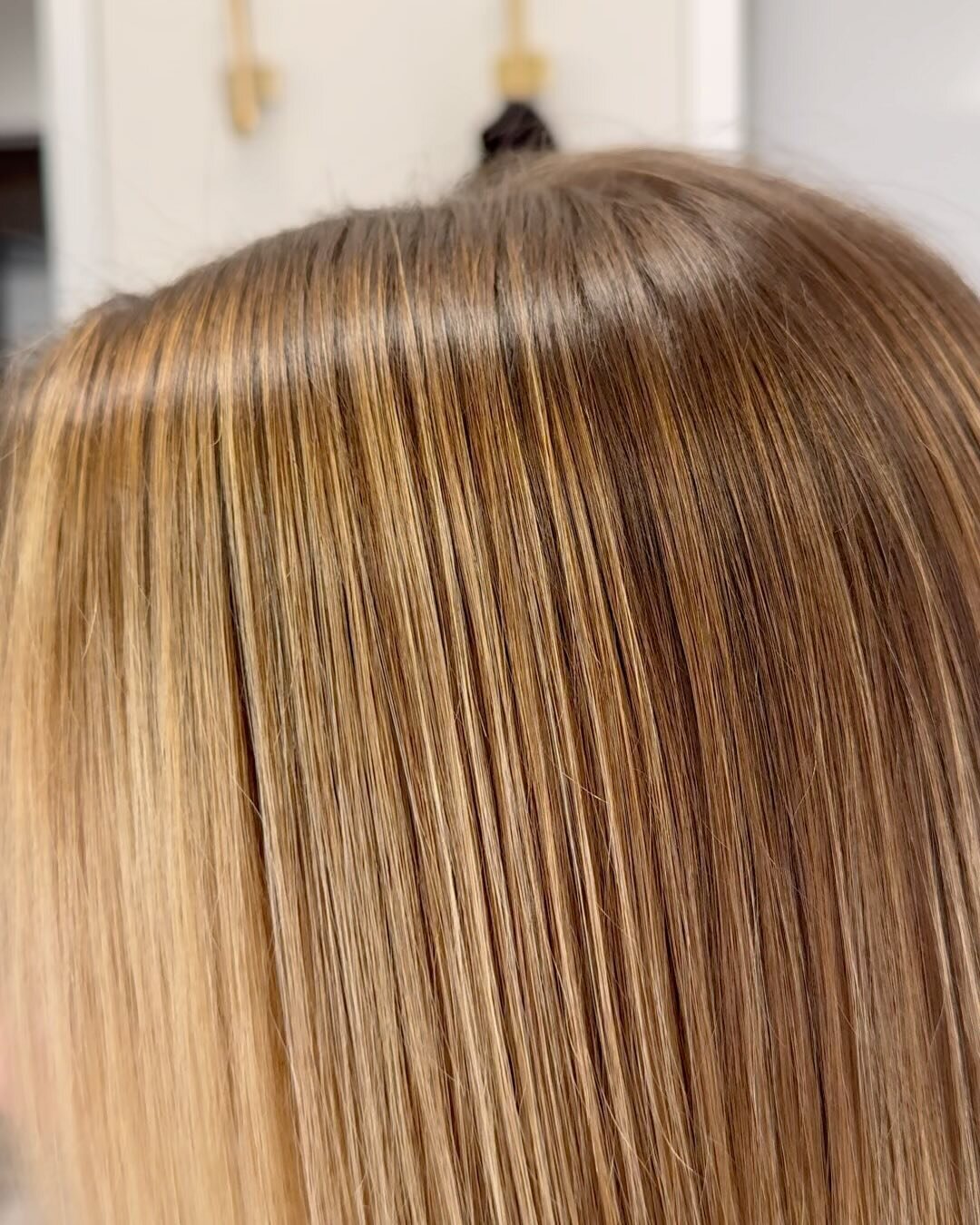 Are you ready for a hair transformation? Look no further than invisible bead extensions! This is simply one row and you can see an instant change. They are  the perfect solution for adding length, volume, and thickness to your hair. Plus, they are vi