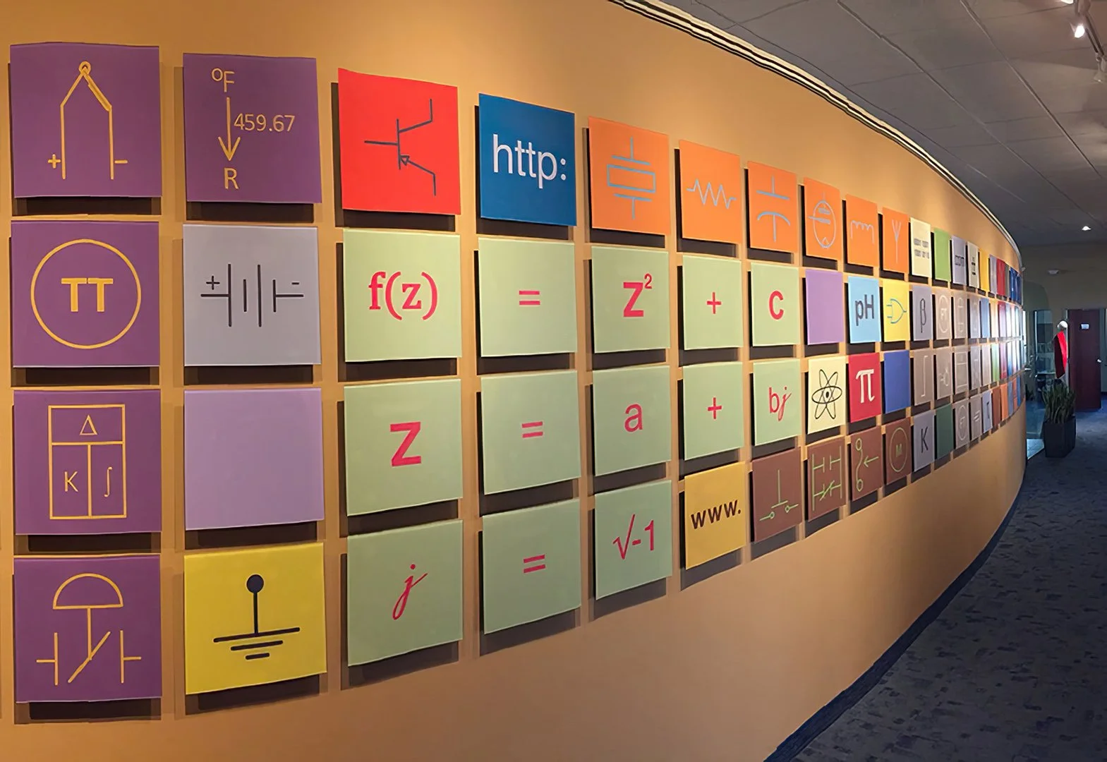 Rovisys Curve Wall Crop.jpg