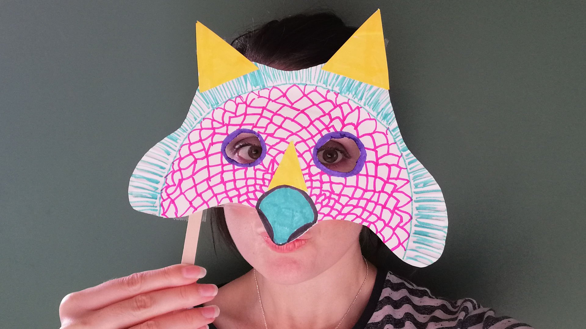 Hurricane crafts: how to make a paper mask