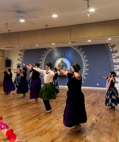 Hawaiian Hula Dance Classes : Kalama Polynesian Dancers – AWBR
