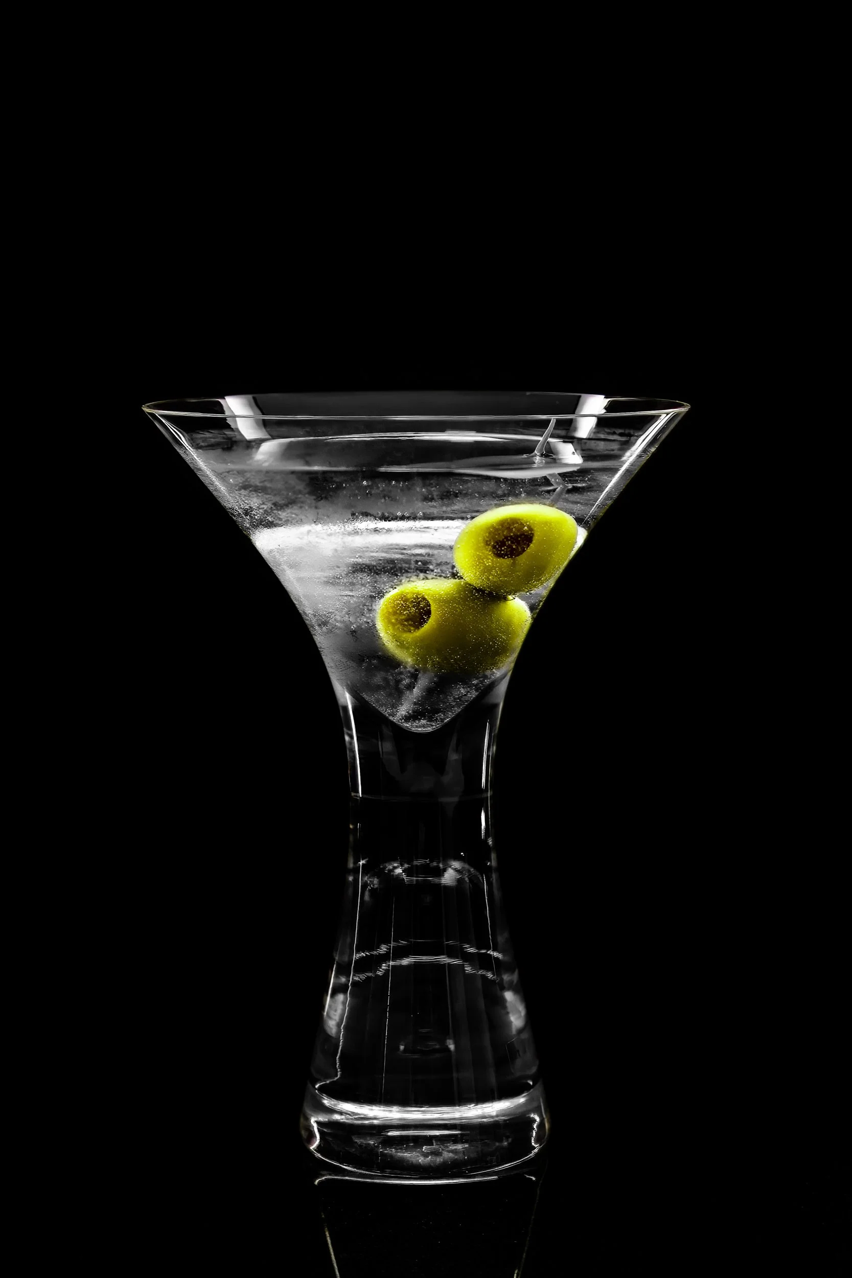 dirty-martini-fine-art-drink-photography-surrey.jpg