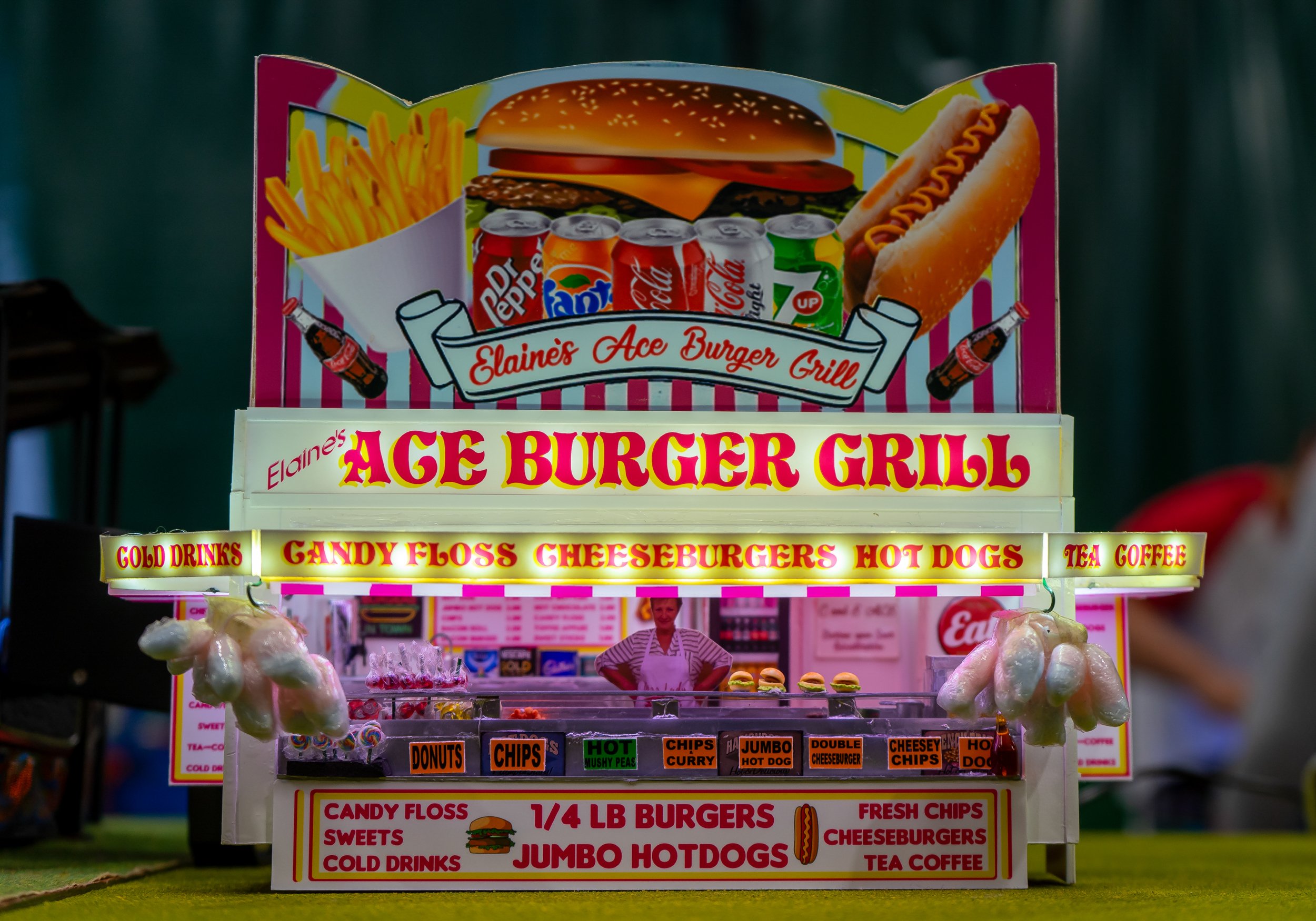 Model burger van – Hollycombe Mega Model Weekend – Food Event Photography by Sequoia Studios
