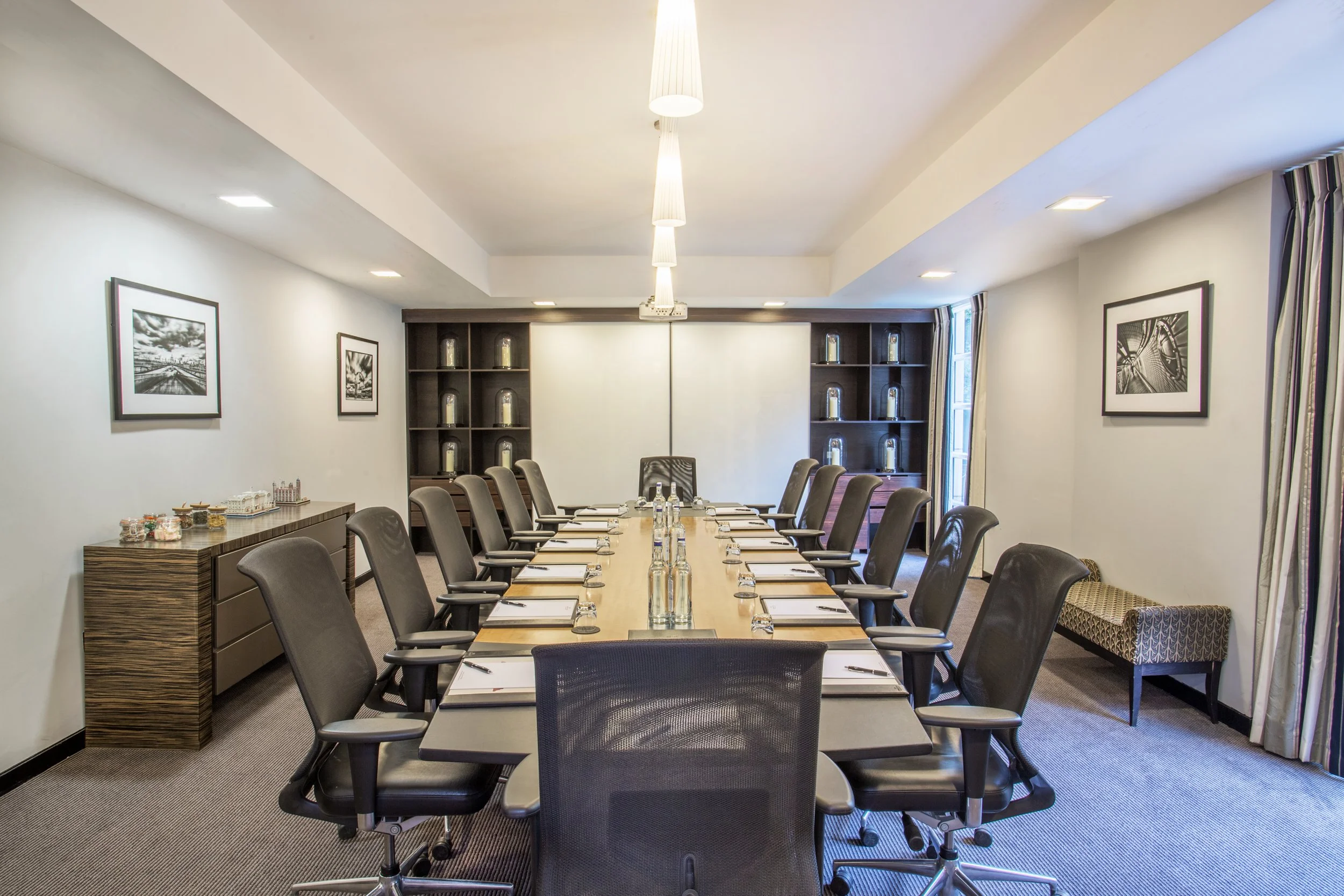 board-room-crowne-plaza-kensington-london.jpg