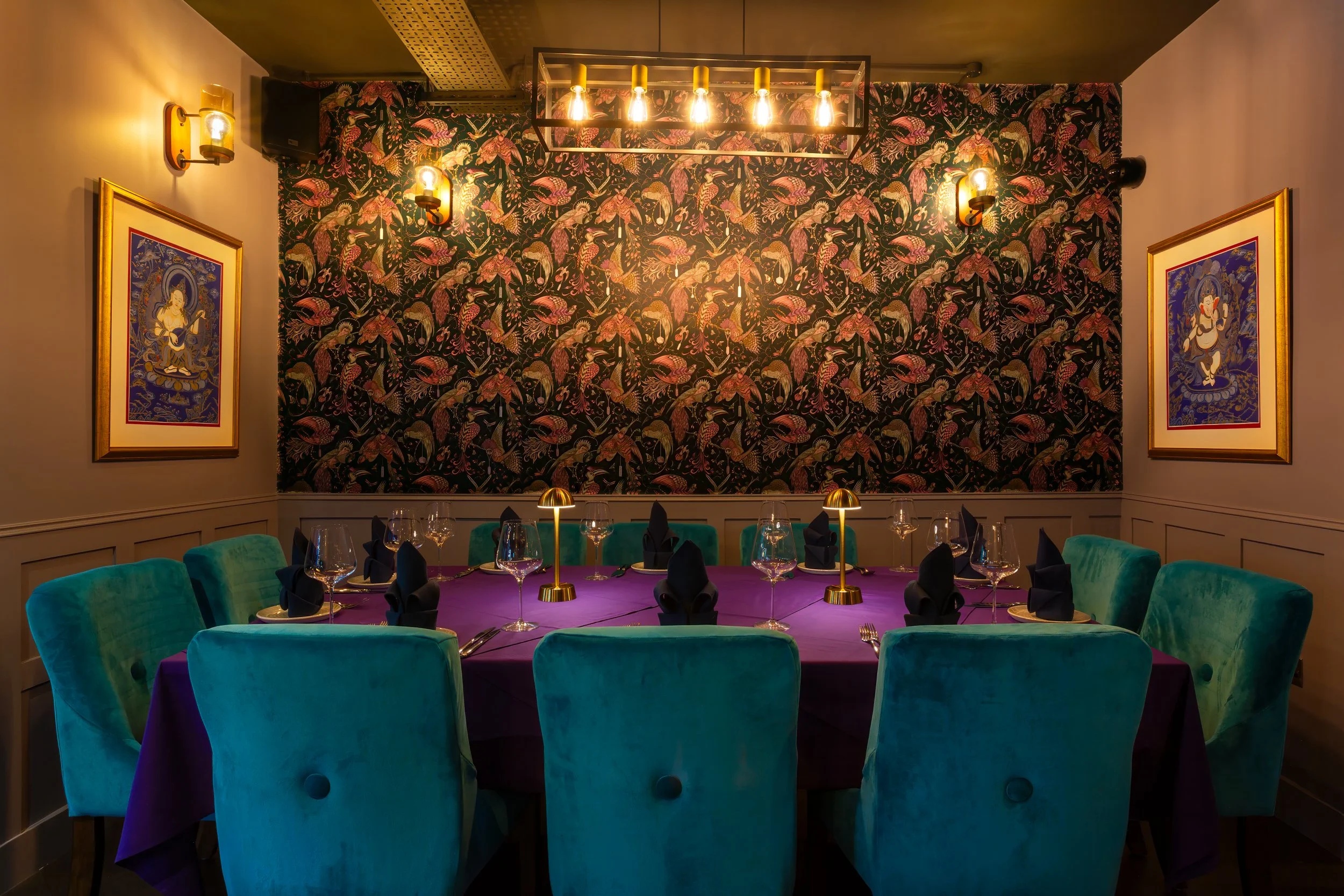 Large table for 10 – The Dilli, Haslemere – Restaurant Photography by Sequoia Studios