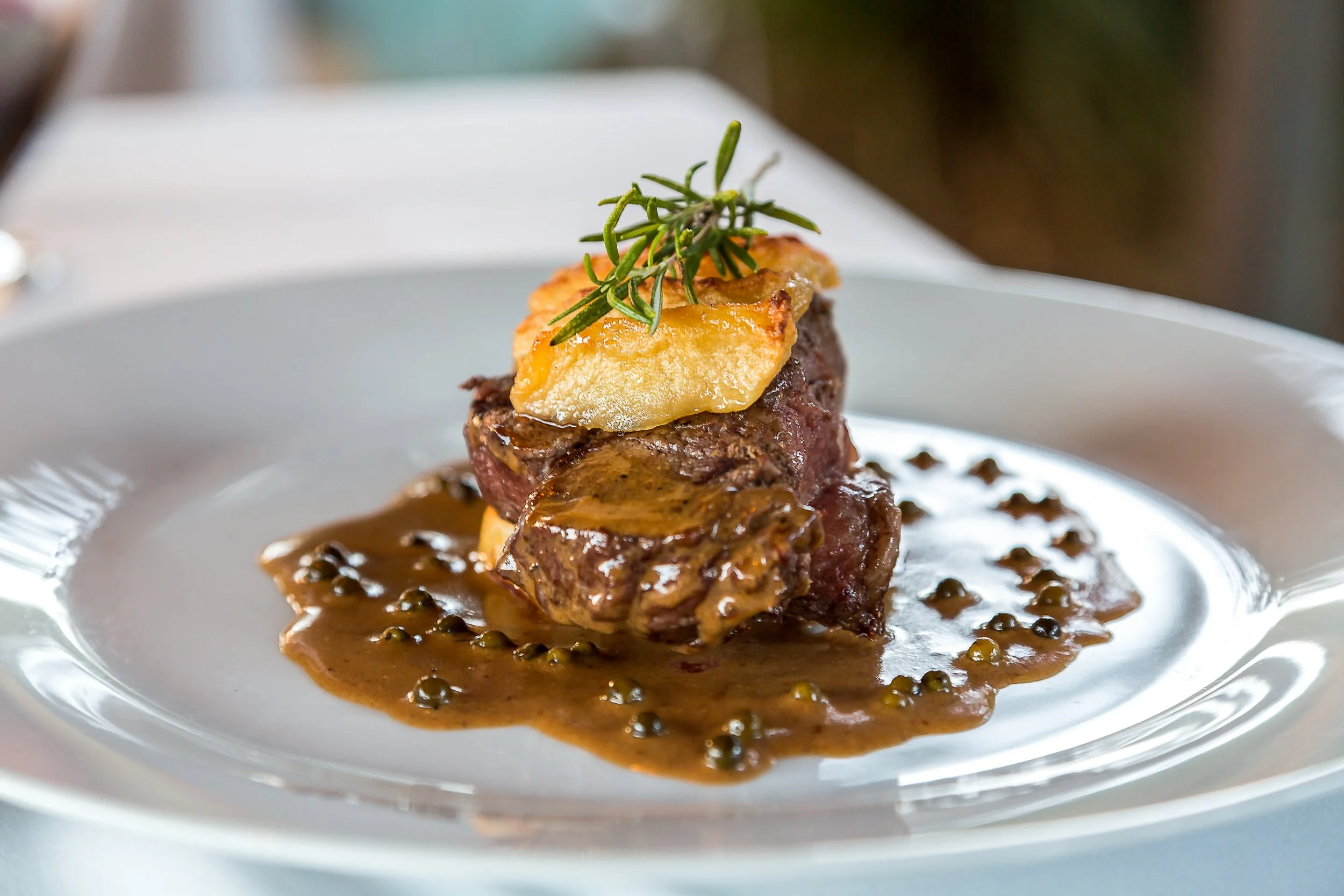 Fillet steak with peppercorn sauce