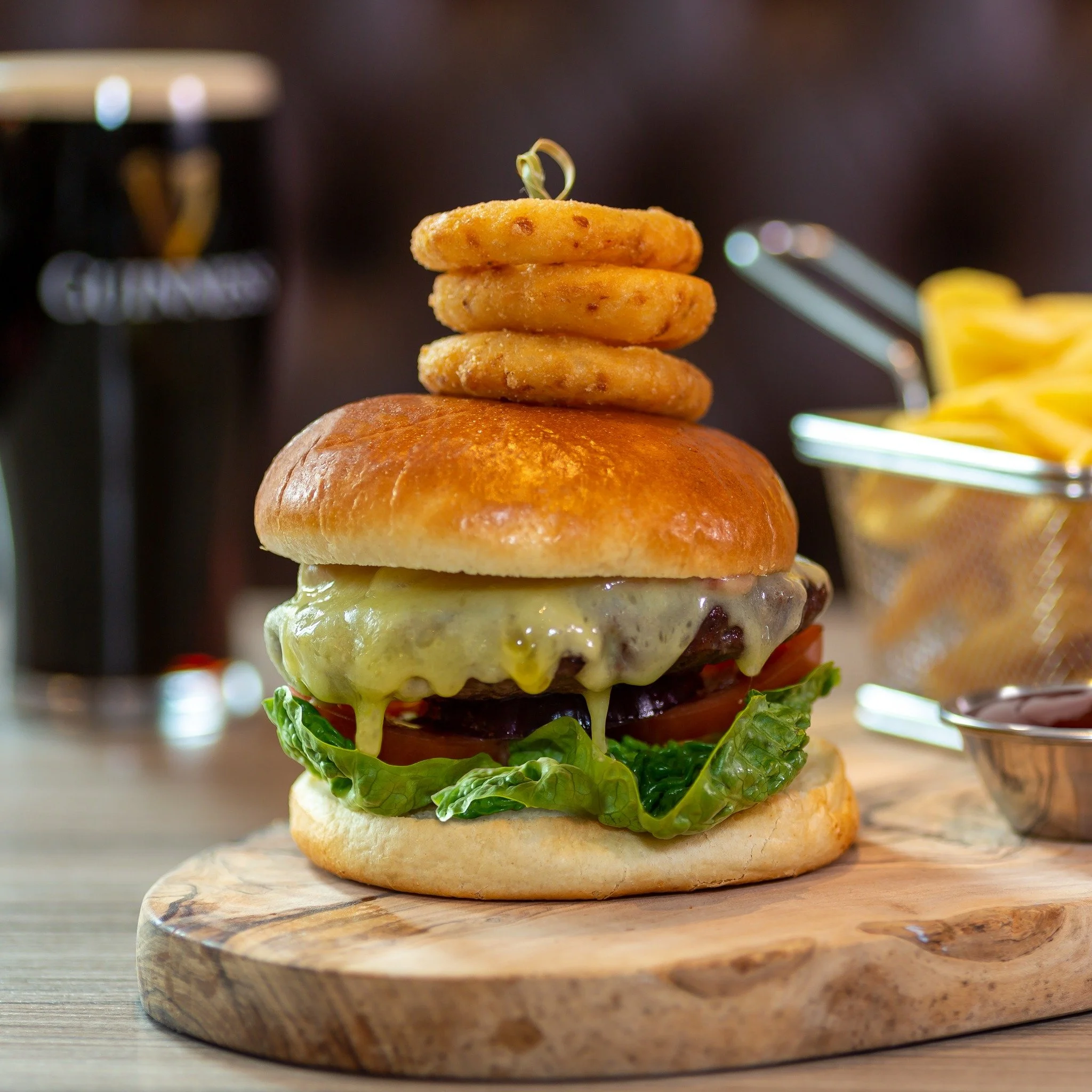 🍔 Sometimes, nothing beats the classics. 

Juicy beef patty, melted cheese, fresh toppings, a cheeseburger done right is pure happiness in a bun. Nothing fancy, just tasty!

👉 If your business serves dishes this tempting, let&rsquo;s capture them a