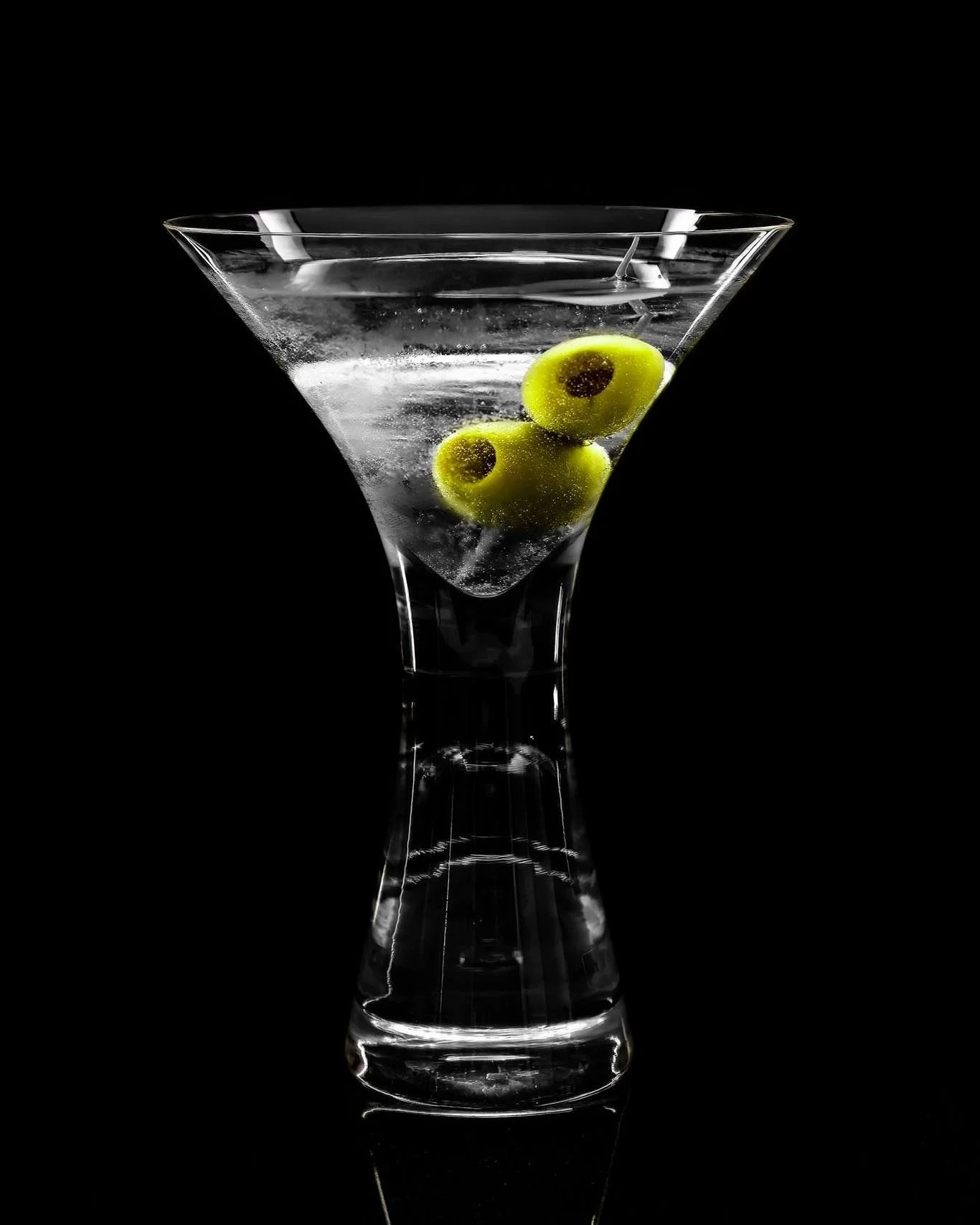 National Vodka Day &ndash; 4th October 🍸

Smooth. Elegant. Iconic.

The vodka martini has graced film screens, cocktail bars and dinner tables for decades. The symbol of sophistication.

Vodka&rsquo;s story stretches back centuries across Eastern Eu