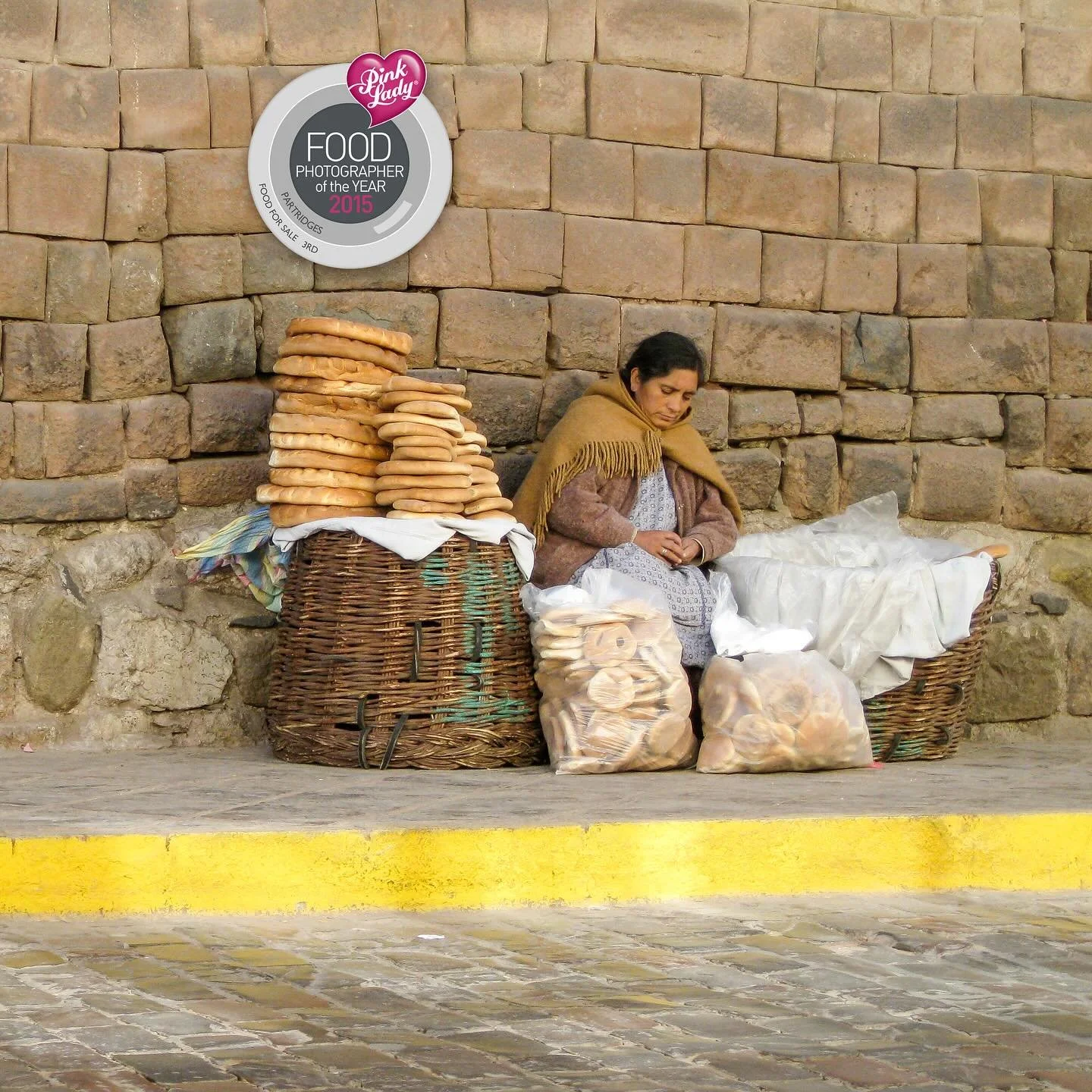 Peruvian Bread Seller 🥖
📸 Finalist Image – Pink Lady Food Photography Awards 2015
🏅 3rd Place, Food For Sale Category
Back in 2015, I entered just one image into the Pink Lady Food Photography competition and to my absolute delight, it plac