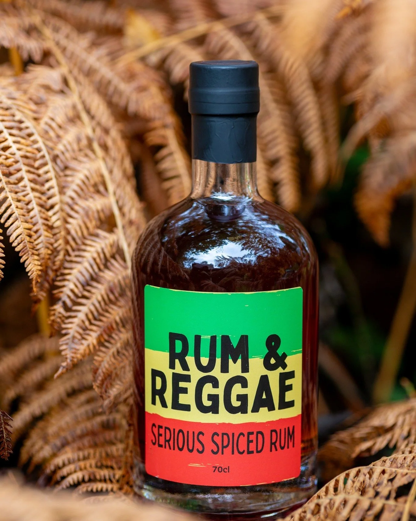 Back with the @rum_barn  crew for another shoot 🍹✨

Their new Serious Spiced Rum has arrived just in time for Christmas and we kept things consistent with the clean, bold look of the @rum_and_reggae  range.

Same story. Same style. Serious results.

