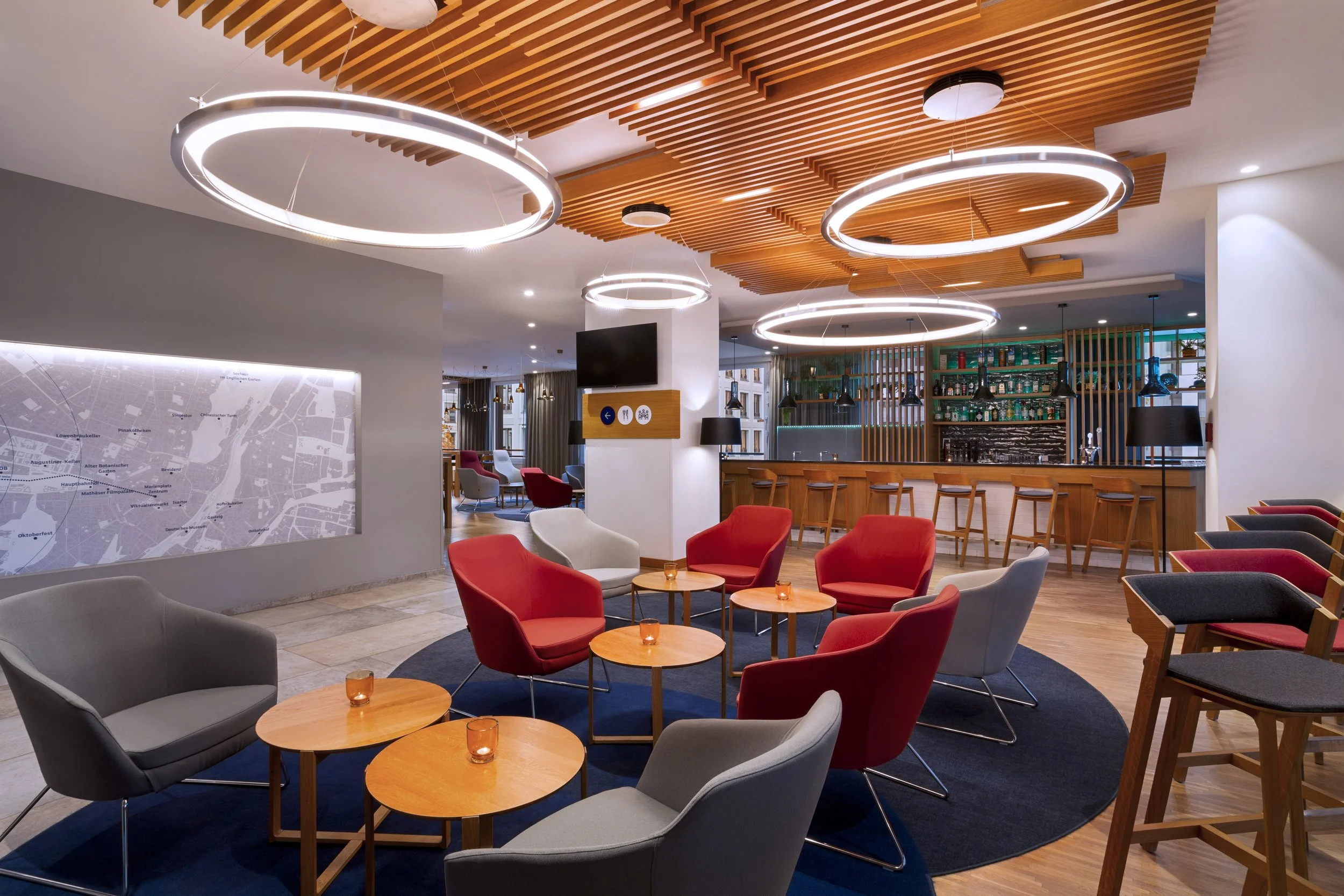 Lobby seating– Holiday Inn Express Munich – Hotel Photography by Sequoia Studios