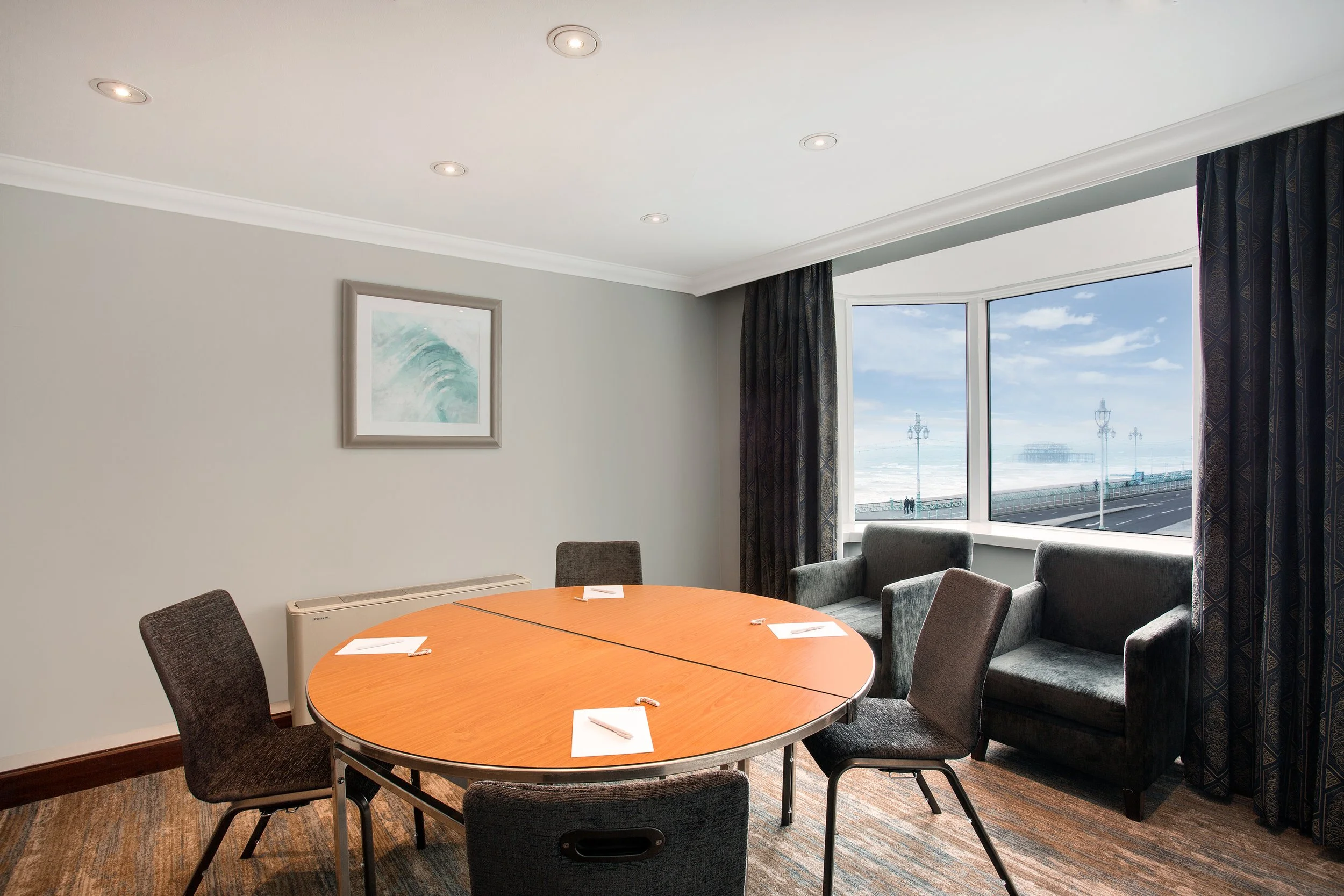 byron-boardroom-jurys-inn-brighton-sussex.jpg.jpg