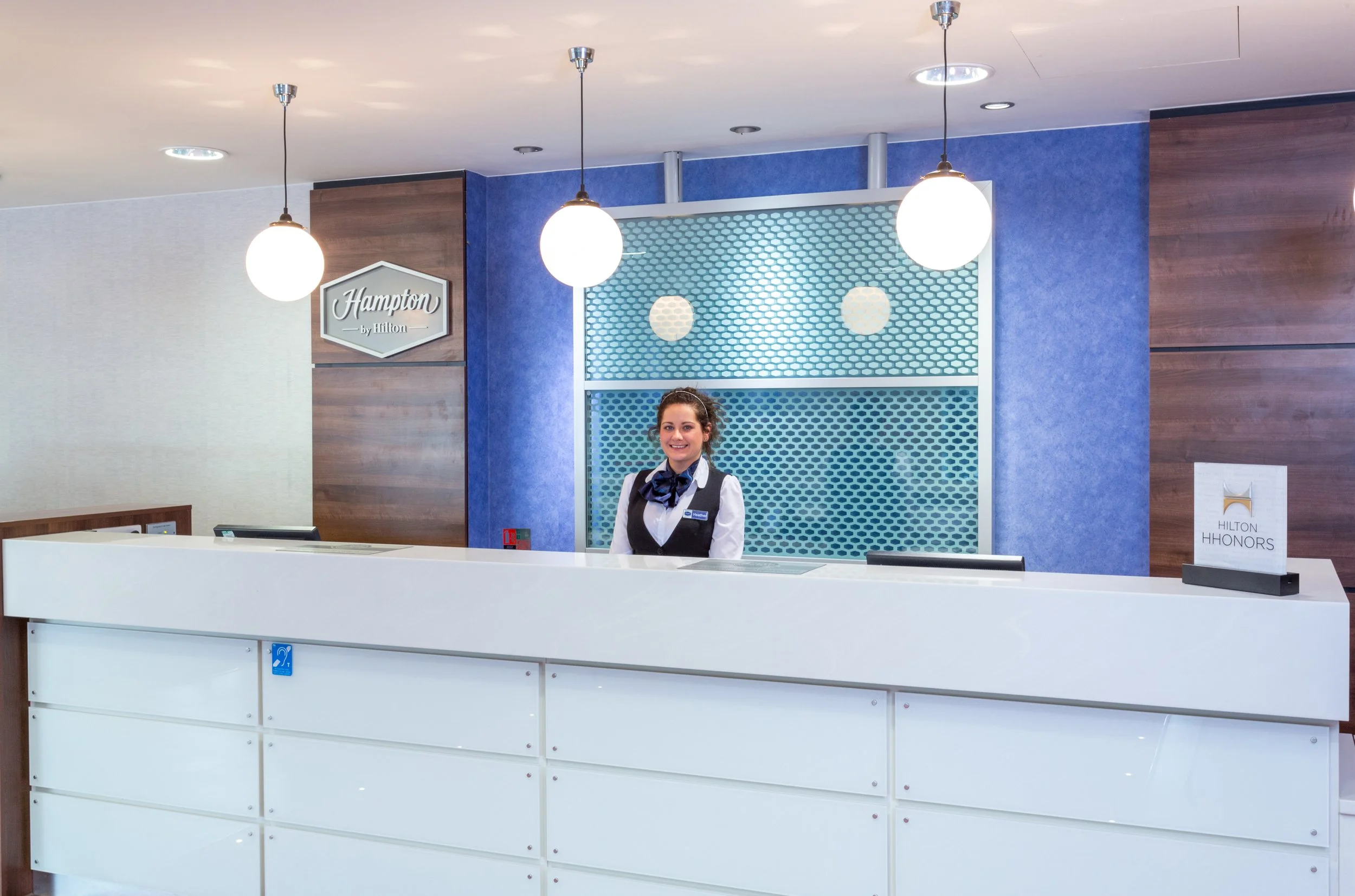hotel-reception-with-staff-hampton-by-hilton-exeter-devon.jpg