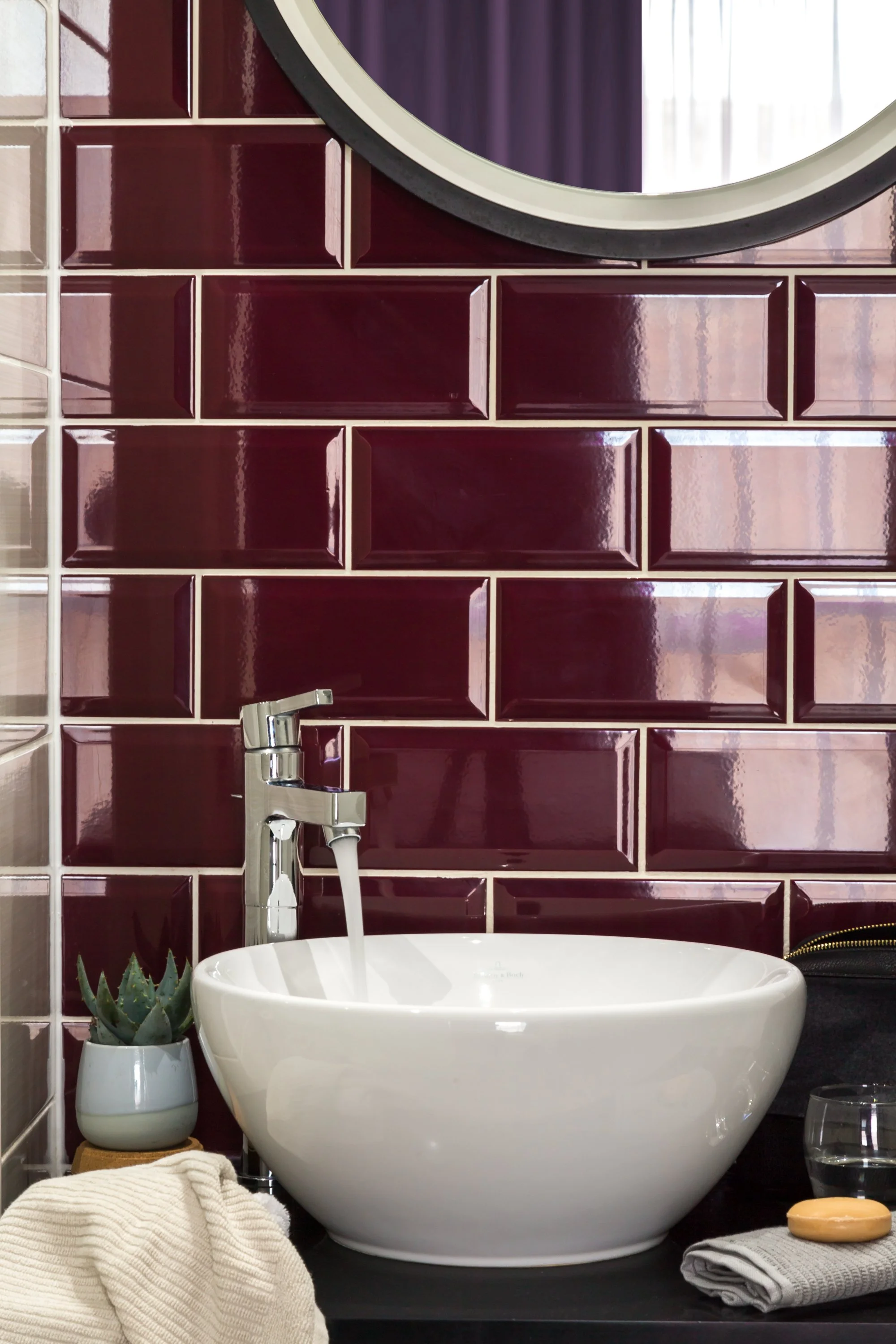 bathroom-twin-detail-hotel-indigo-newcastle.jpg