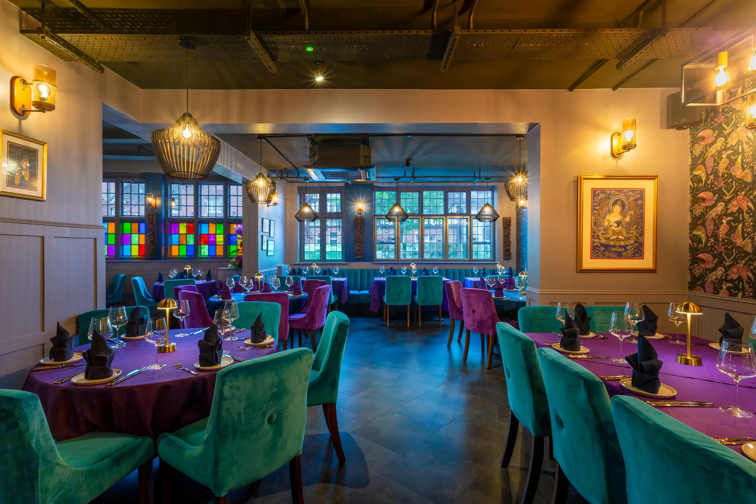 Wide angle at rear of restaurant – The Dilli, Haslemere – Restaurant Photography by Sequoia Studios