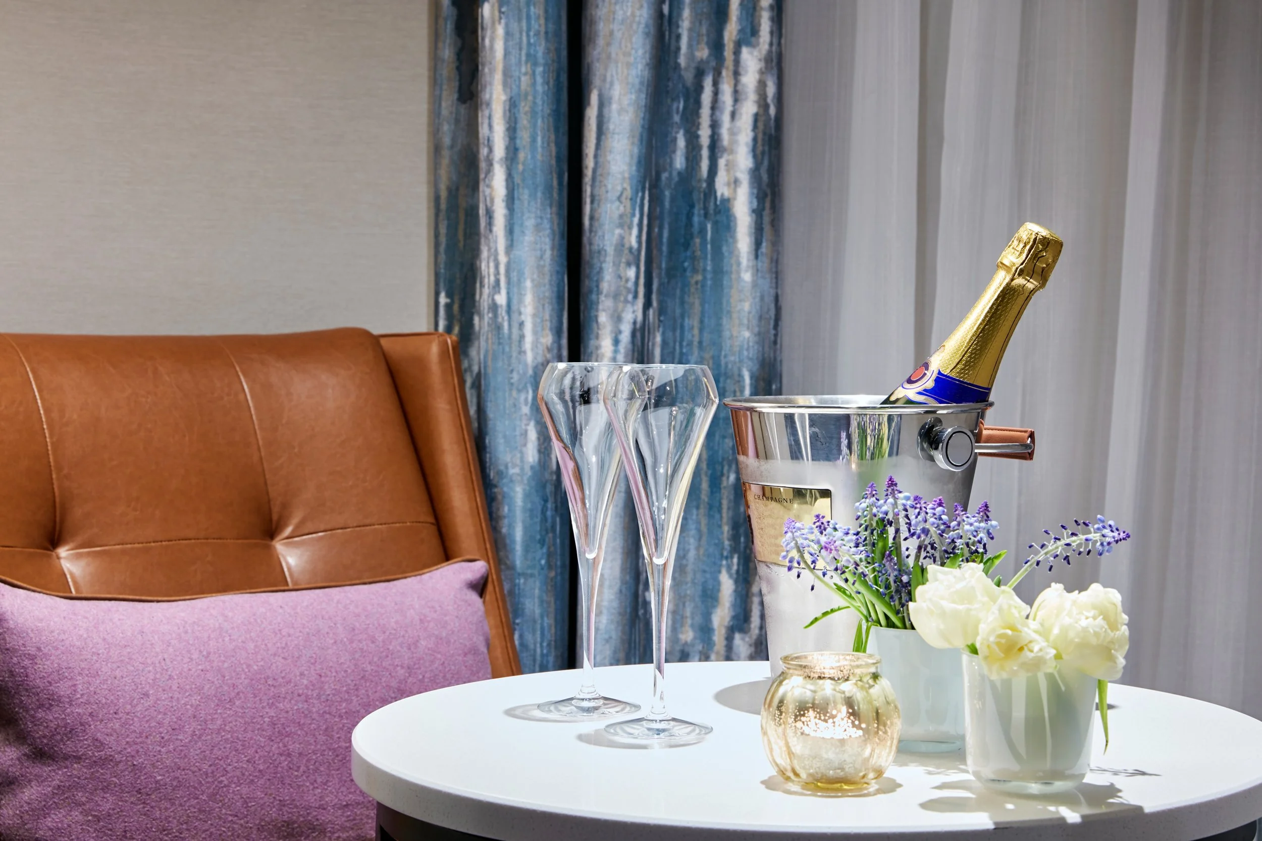 champagne-in-hotel-bridal-suite.jpg