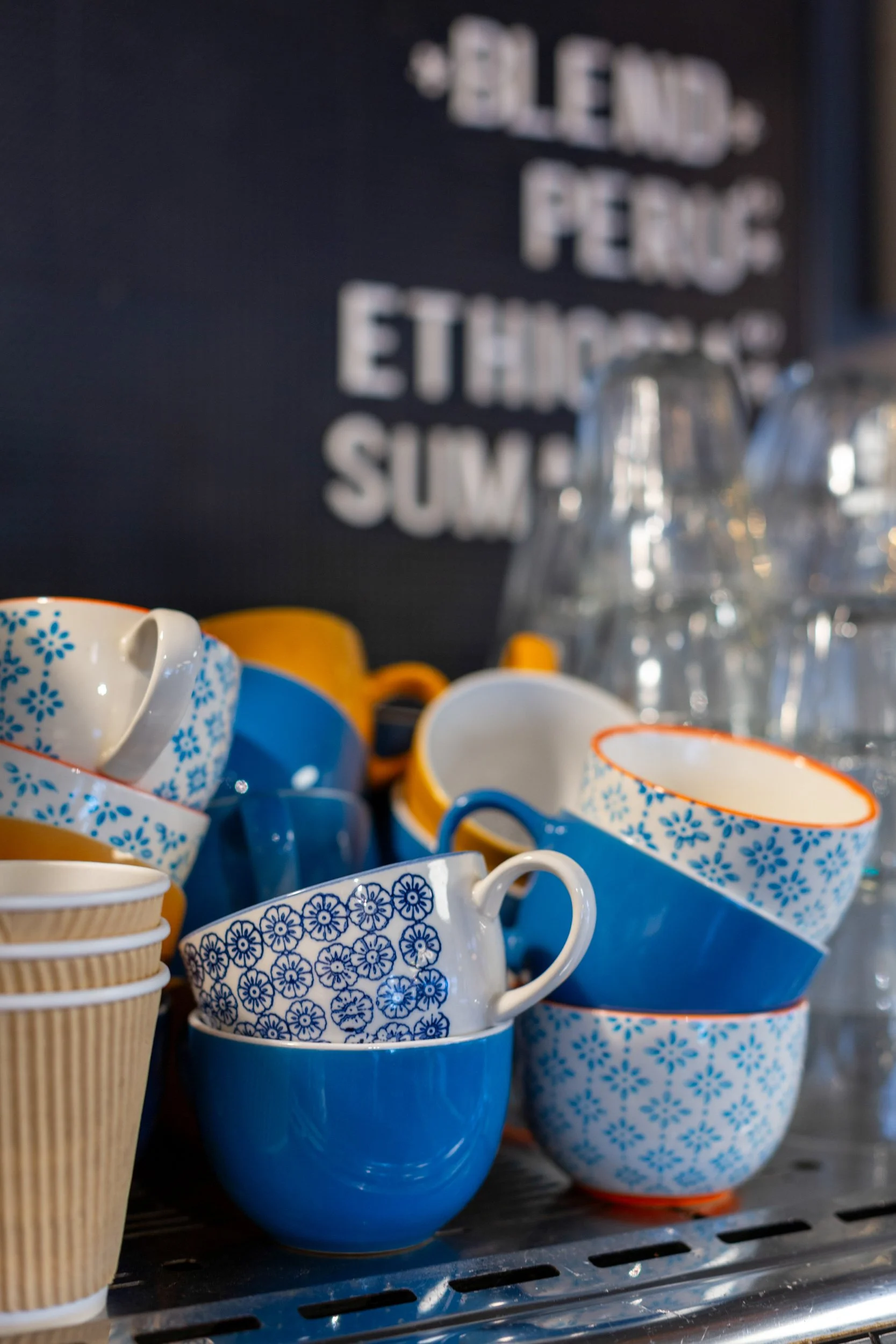 lions-den-cafe-haslemere_coffee-machine-action-21_food-photographer-surrey.jpg