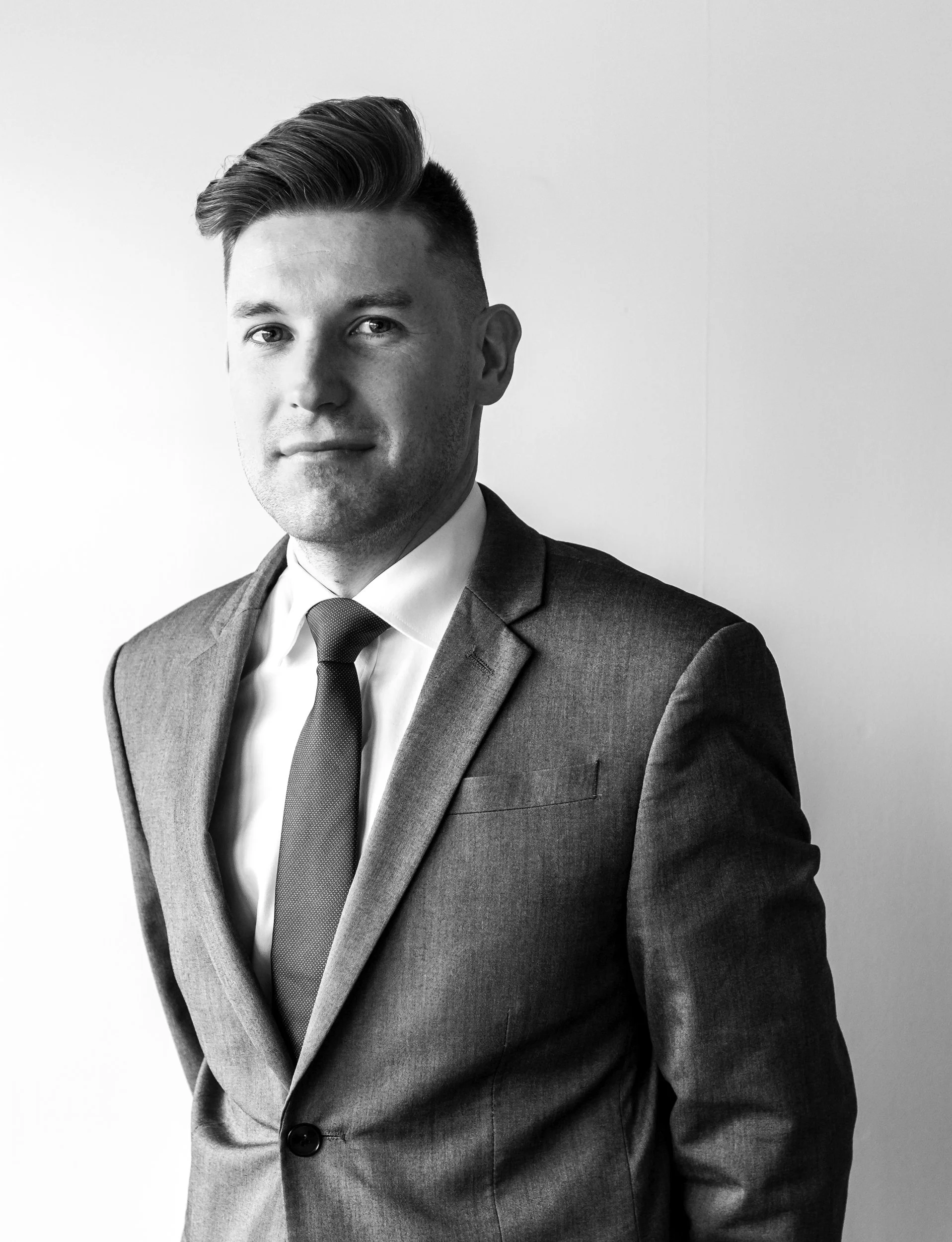 073_professional-linkedin-headshot-photographer-surrey.jpg