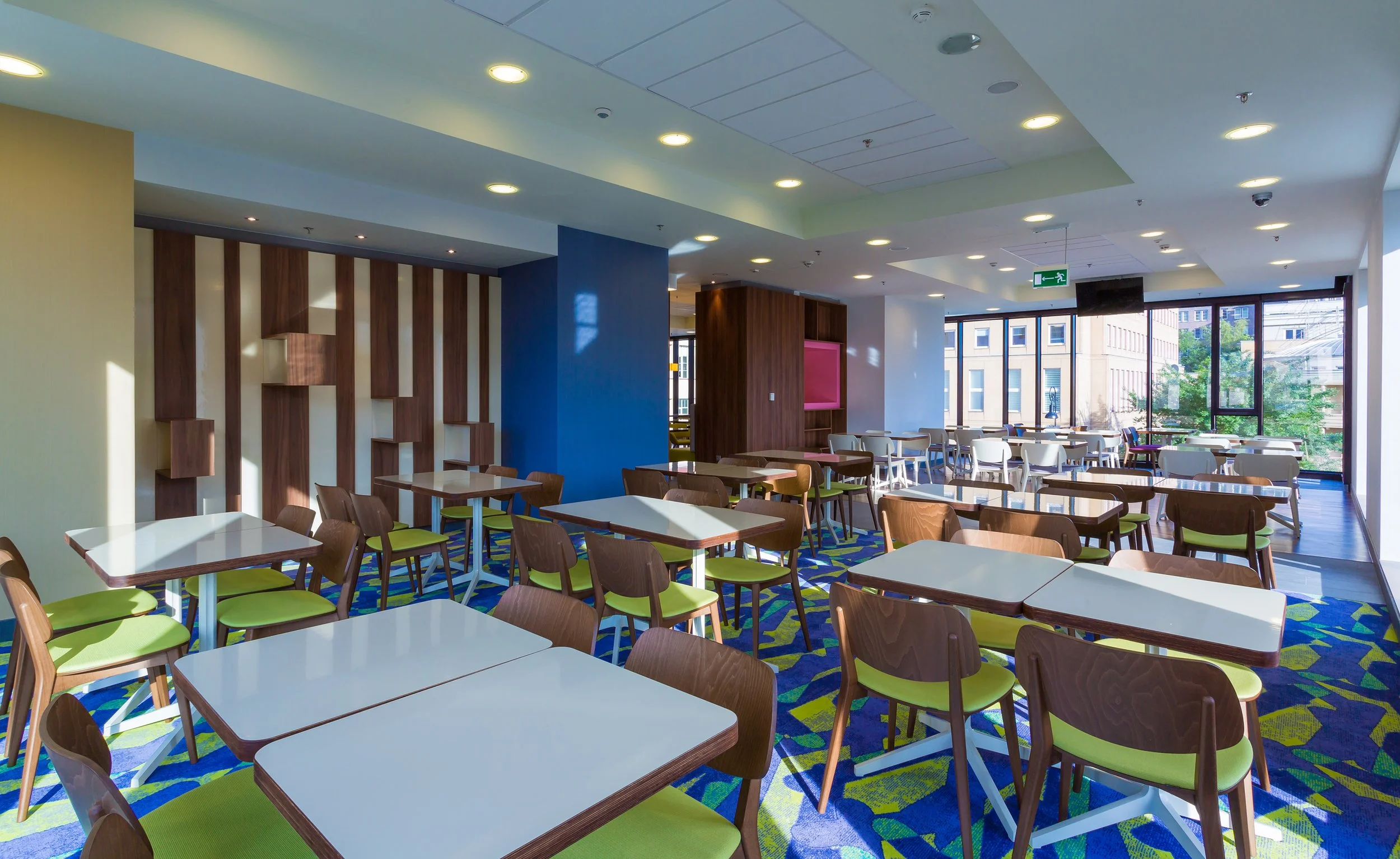 restaurant-low-tables_001_hampton-by-hilton-warsaw-poland_hotel-photographer-surrey.jpg