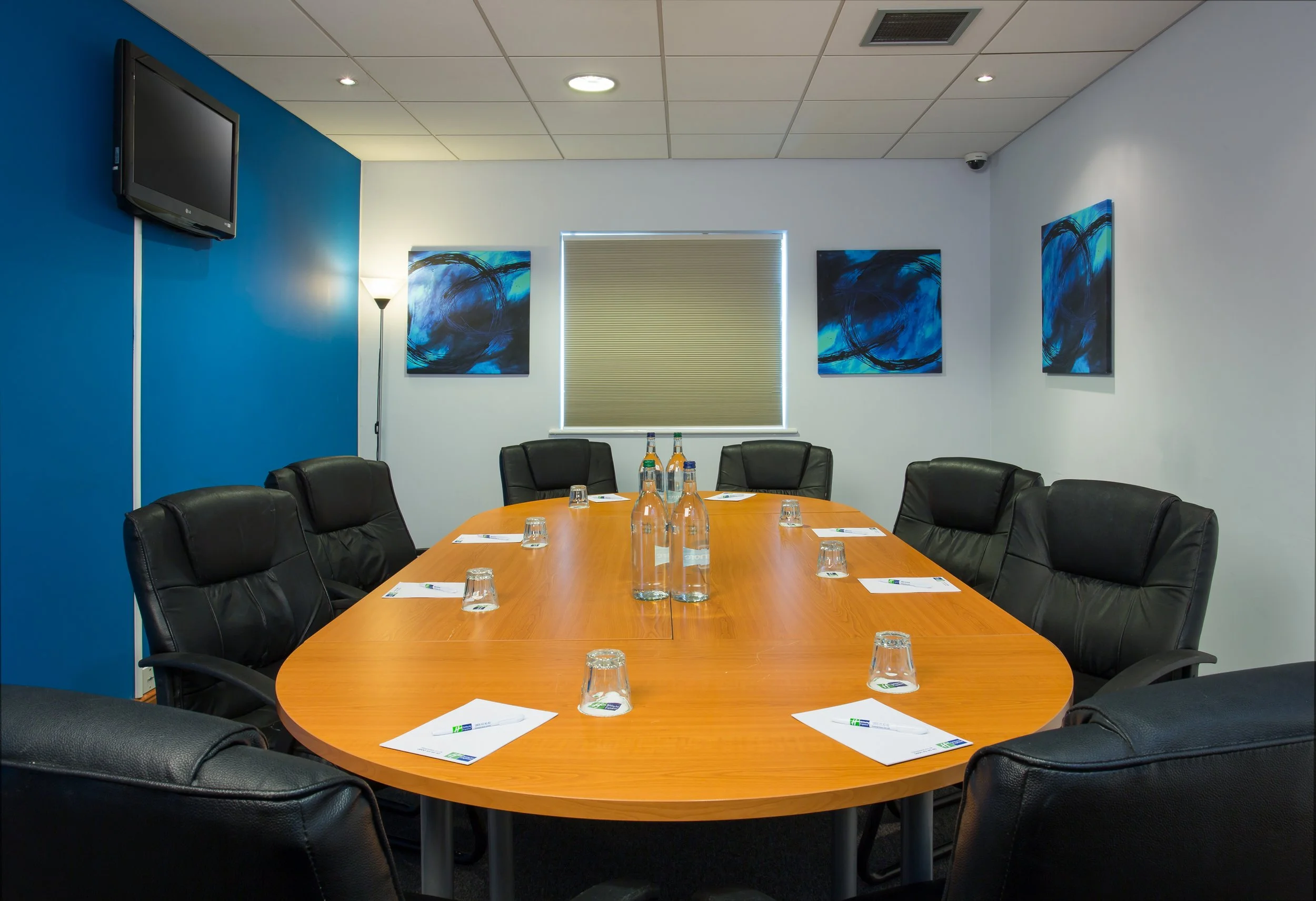 board-meeting-room-holiday-inn-express-braintree-essex.jpg