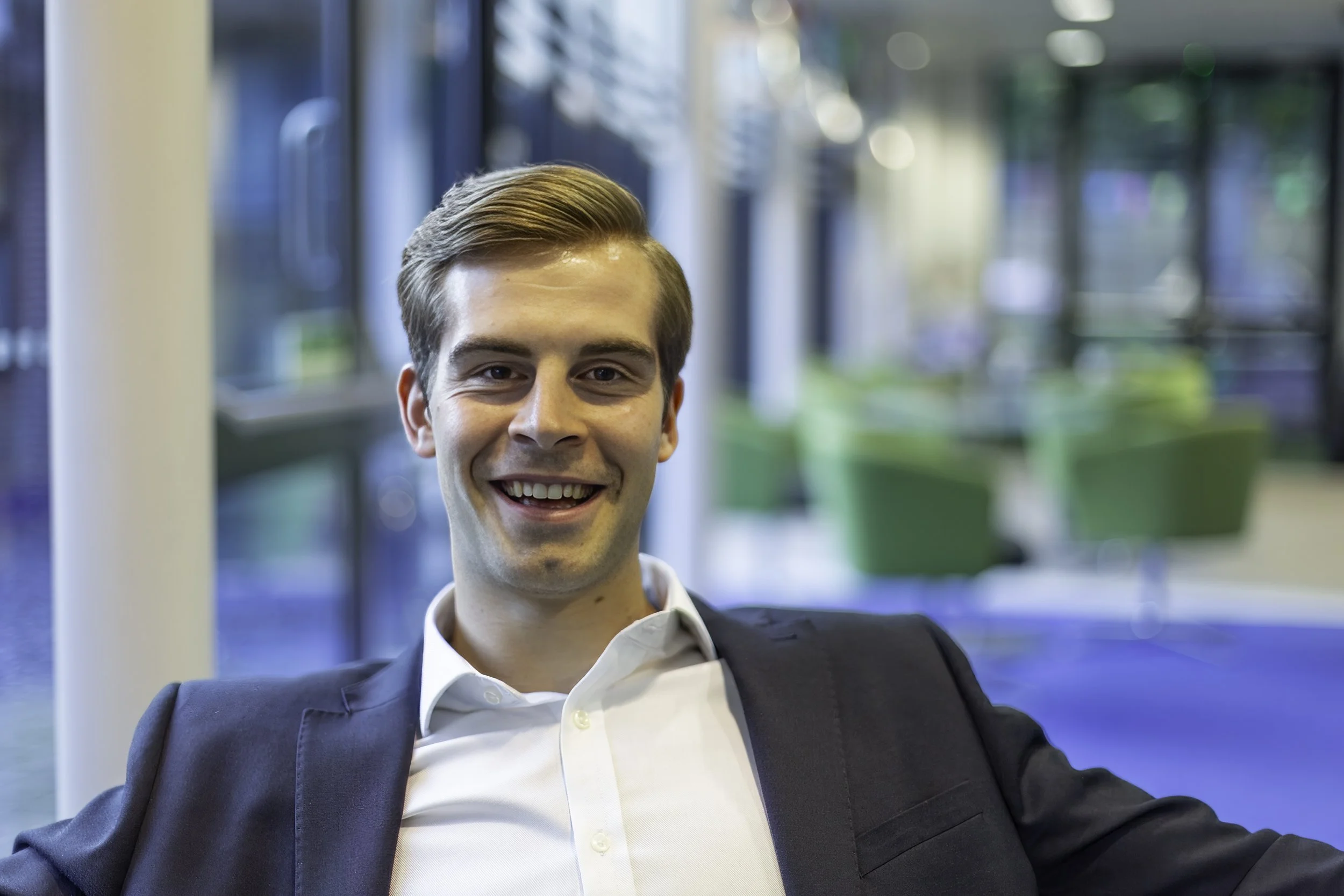 professional-linkedin-portrait-photographer-surrey_032.jpg