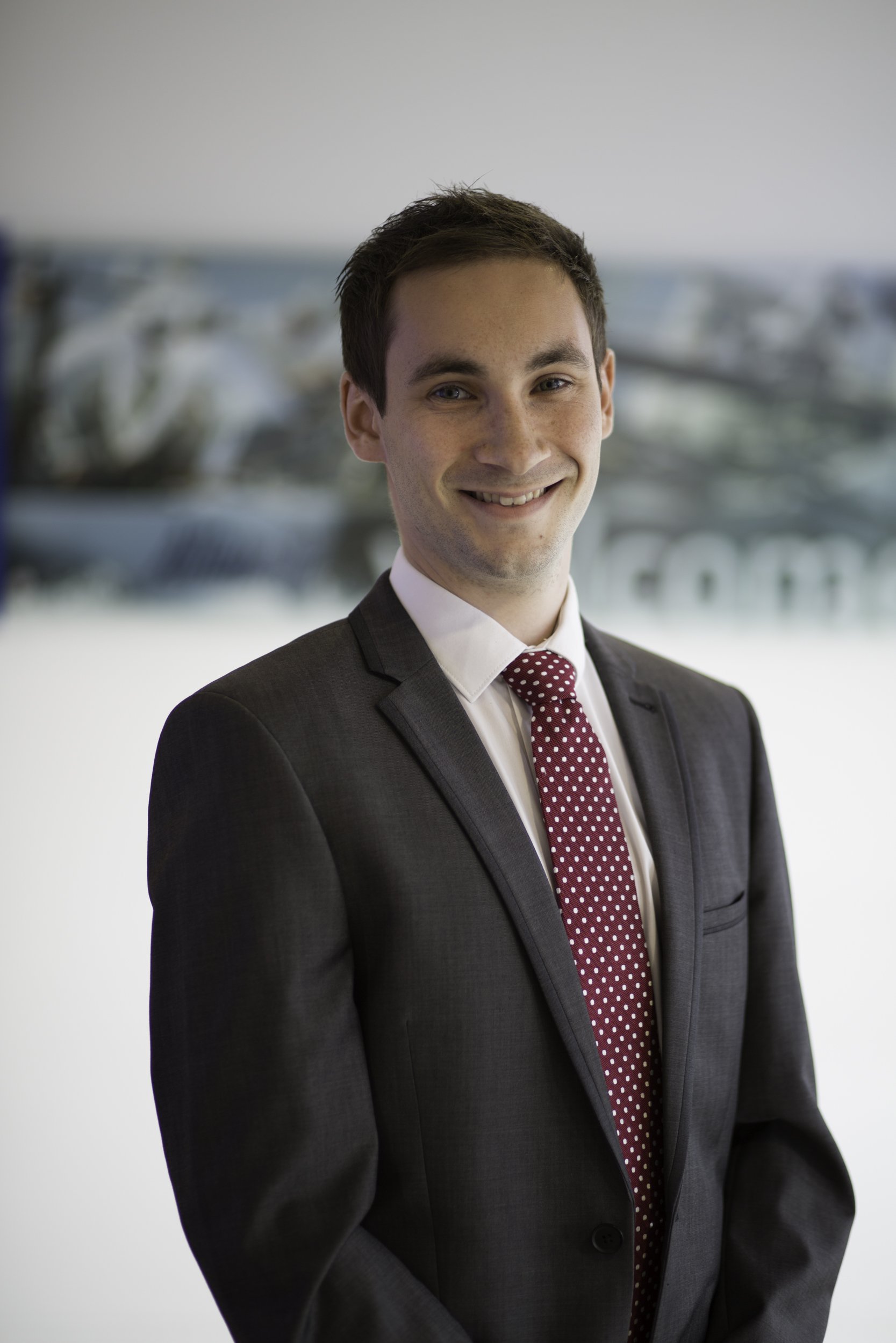 professional-linkedin-portrait-photographer-surrey_019.jpg