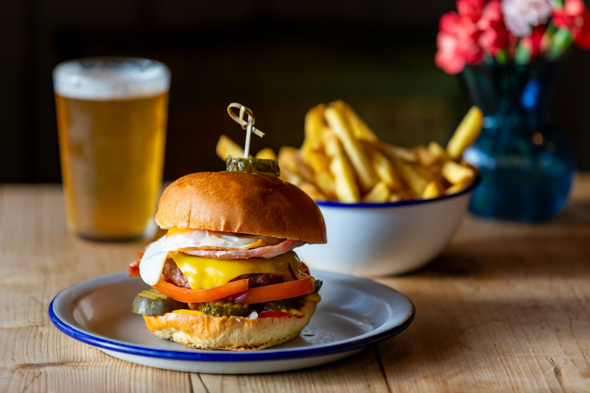 brunch-burger-beer-lions-den-cafe-haslemere.jpg