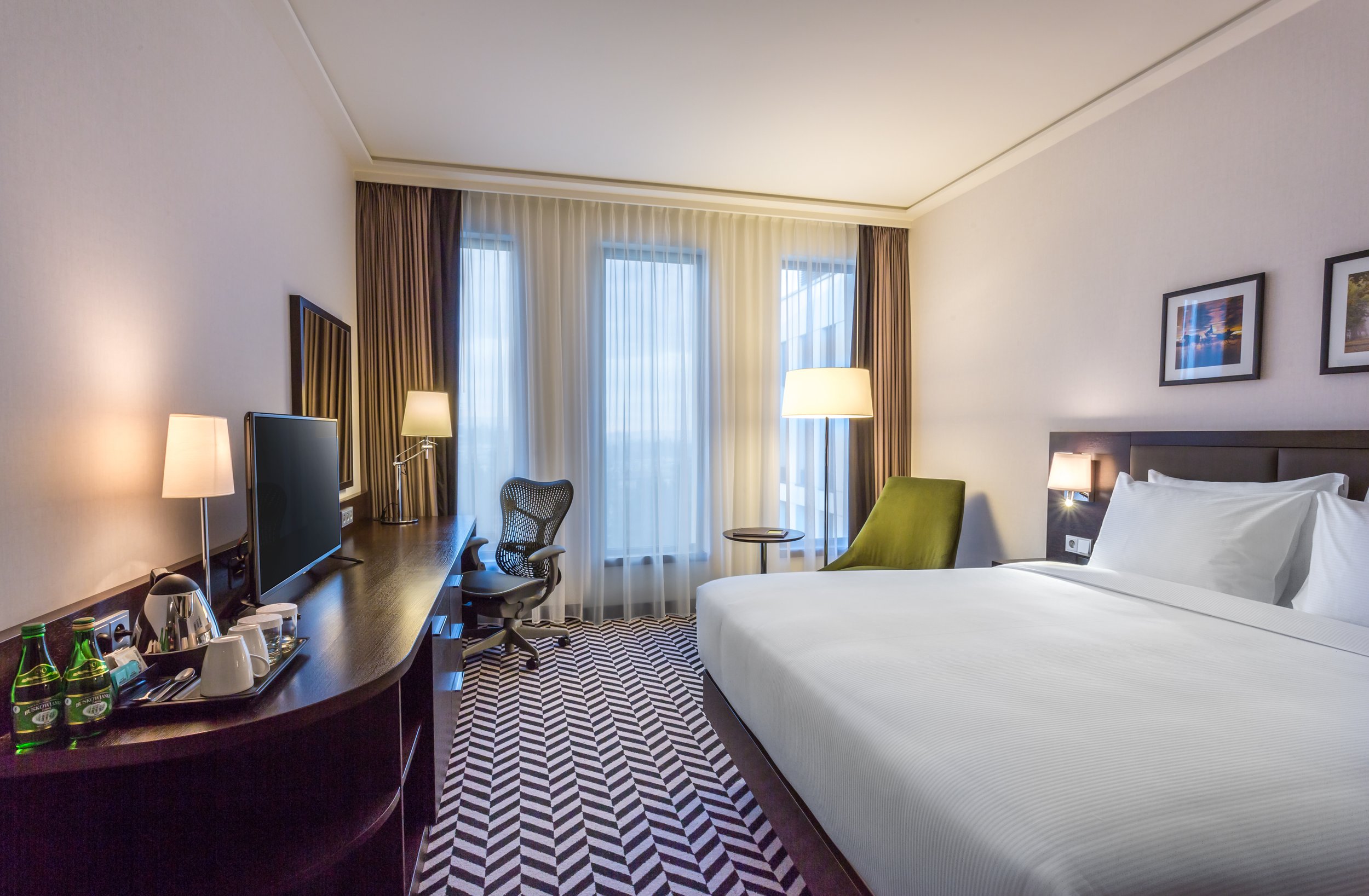 guest-room-king-hilton-garden-inn-krakov-poland.jpg