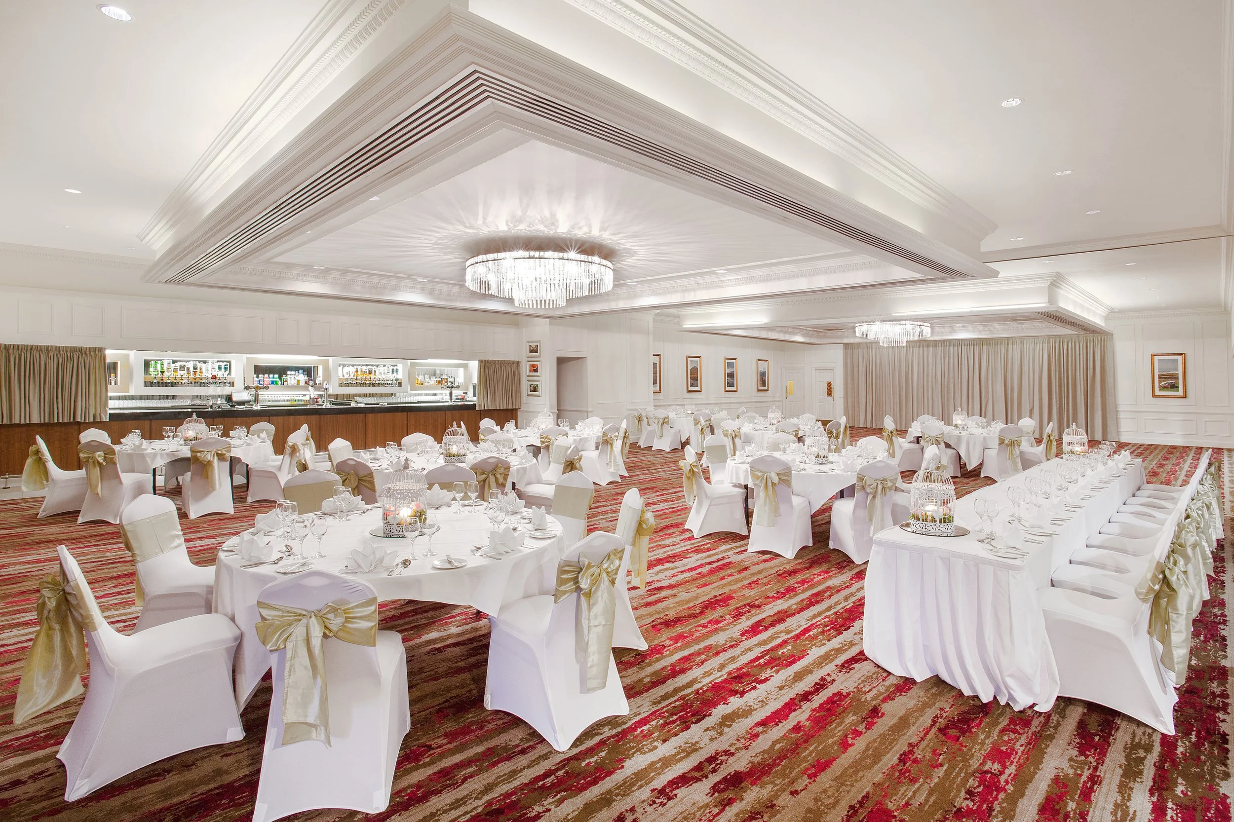 ballroom-wedding-wide-jurys-inn-aberdeen-scotland.jpg