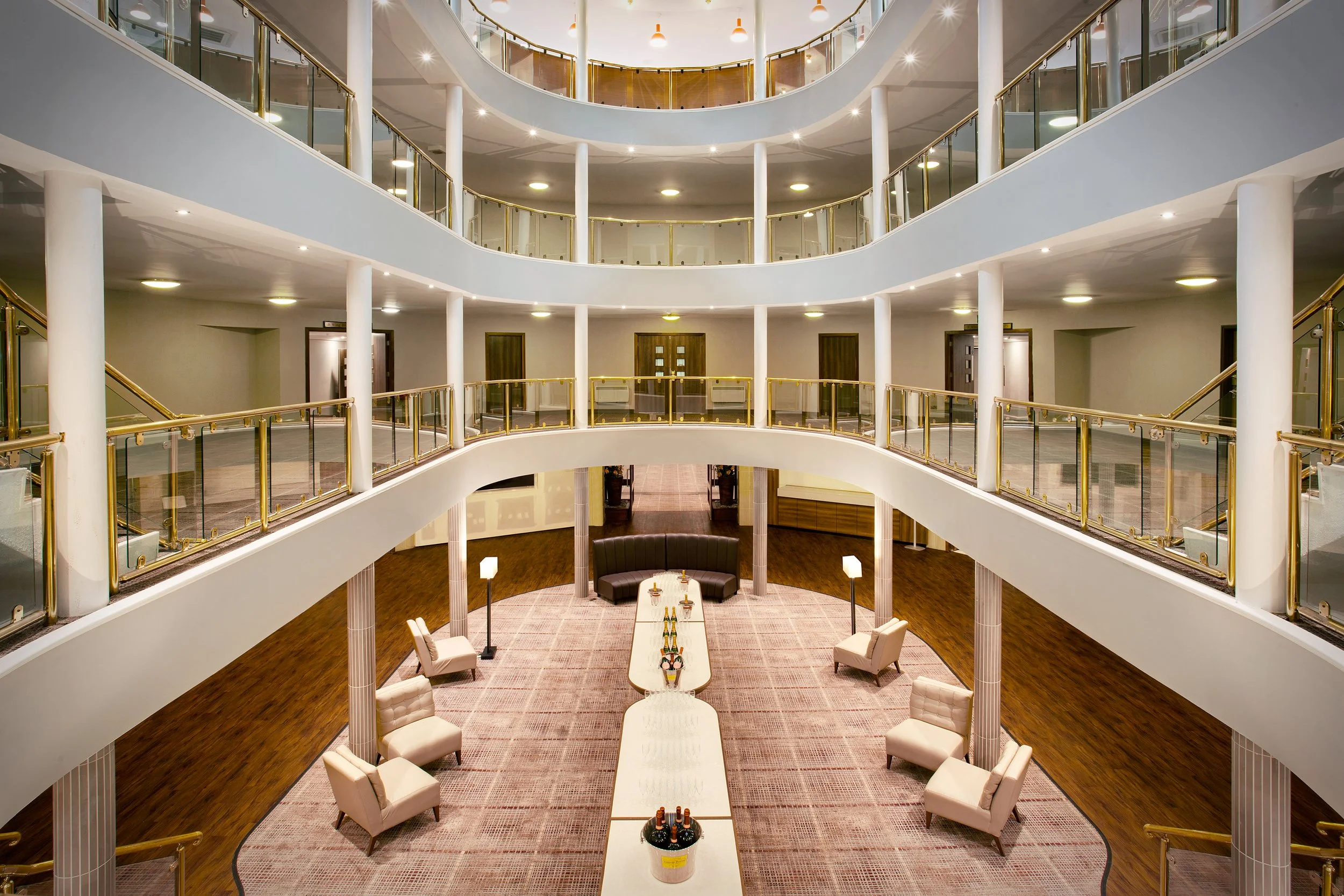 rotunda-drinks-reception-002-jurys-inn-hinckley-island.jpg