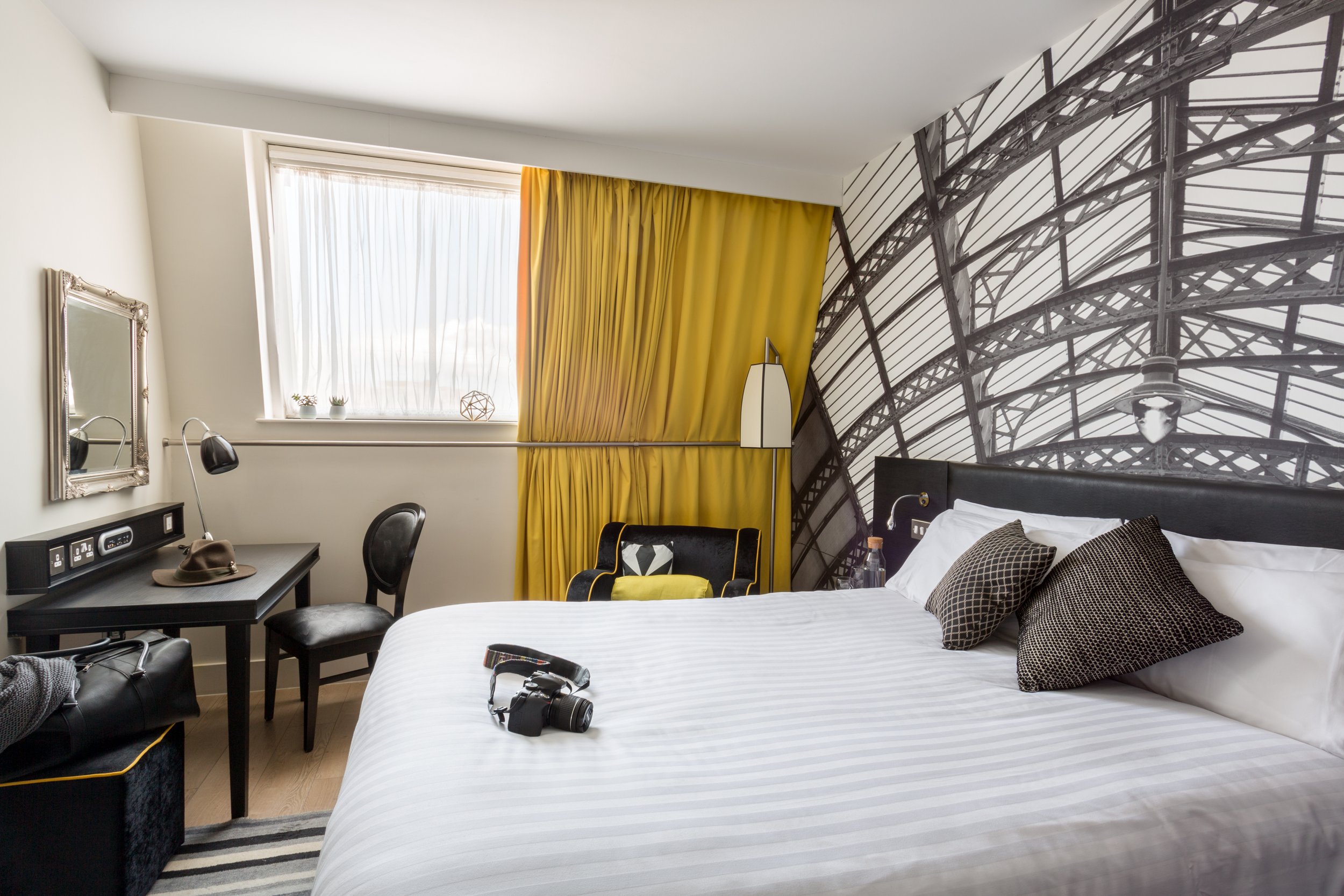 king-bed-attic-hotel-indigo-newcastle.jpg