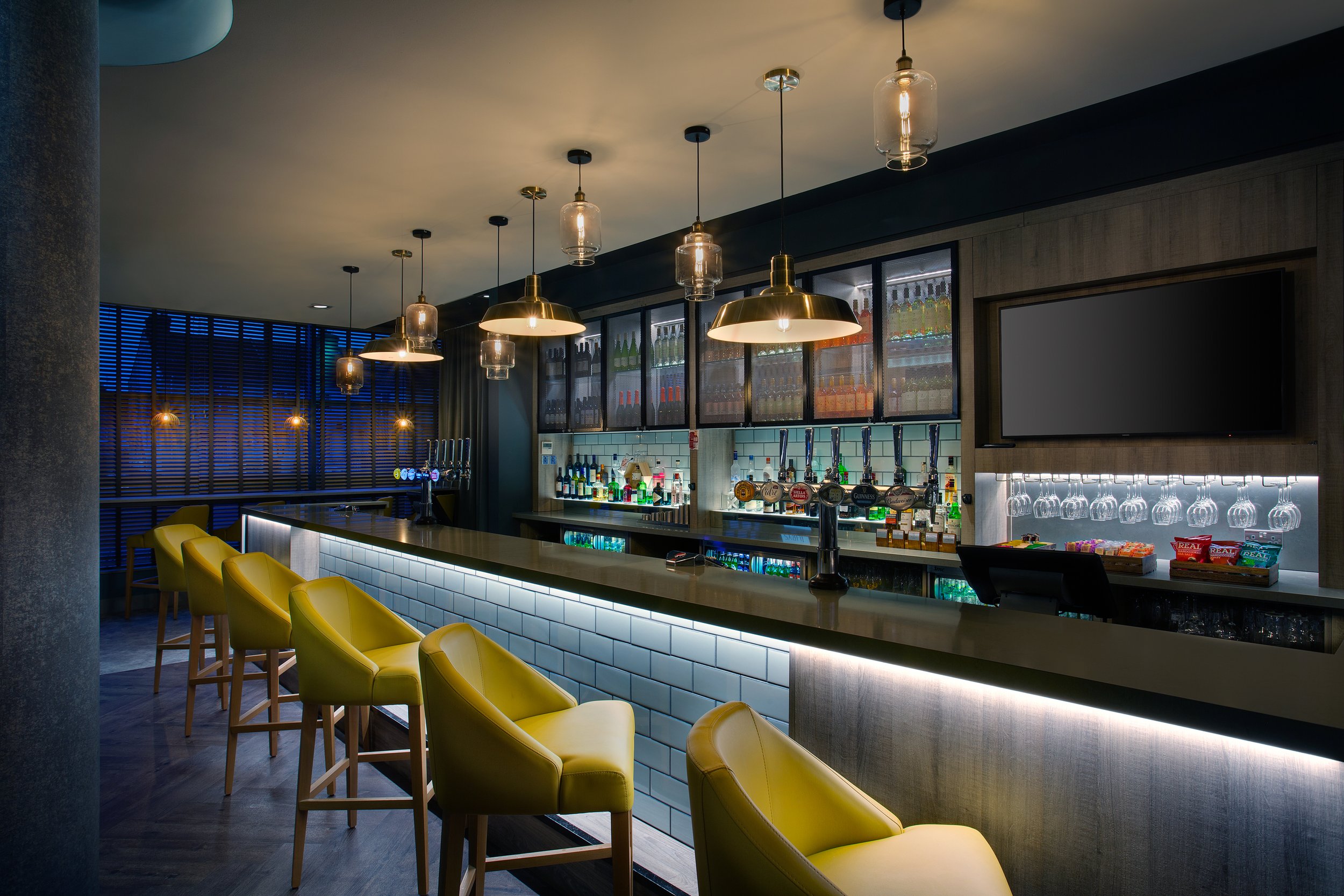 Evening shot of the hotel bar at Jurys Inn, Swindon