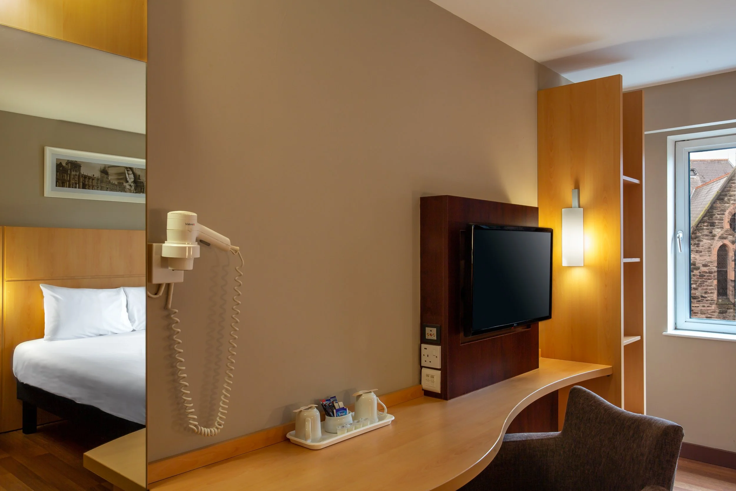 IBIS Hotels Belfast – Guest Room Accessible – Hotel Photography by Sequoia Studios