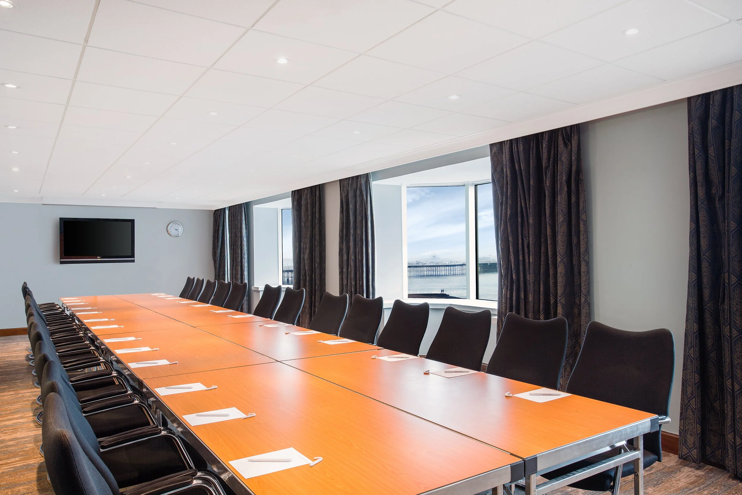 tennyson-boardroom-jurys-inn-brighton-sussex.jpg