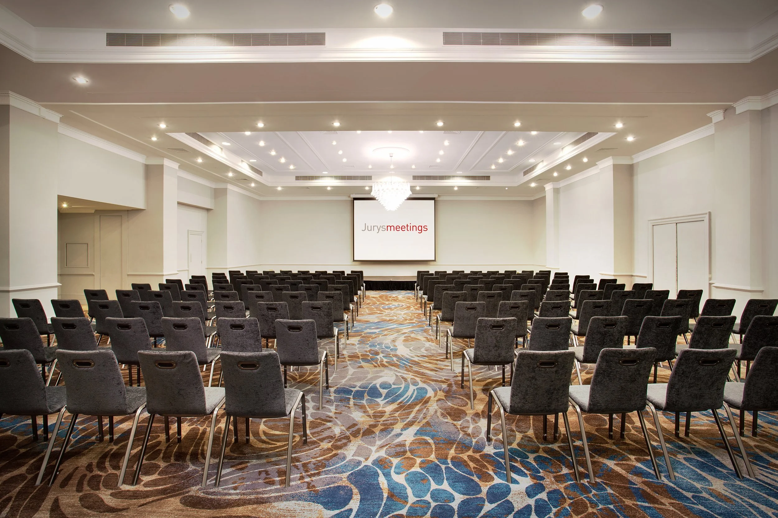renaissance-suite-theatre-001-jurys-inn-brighton-sussex.jpg
