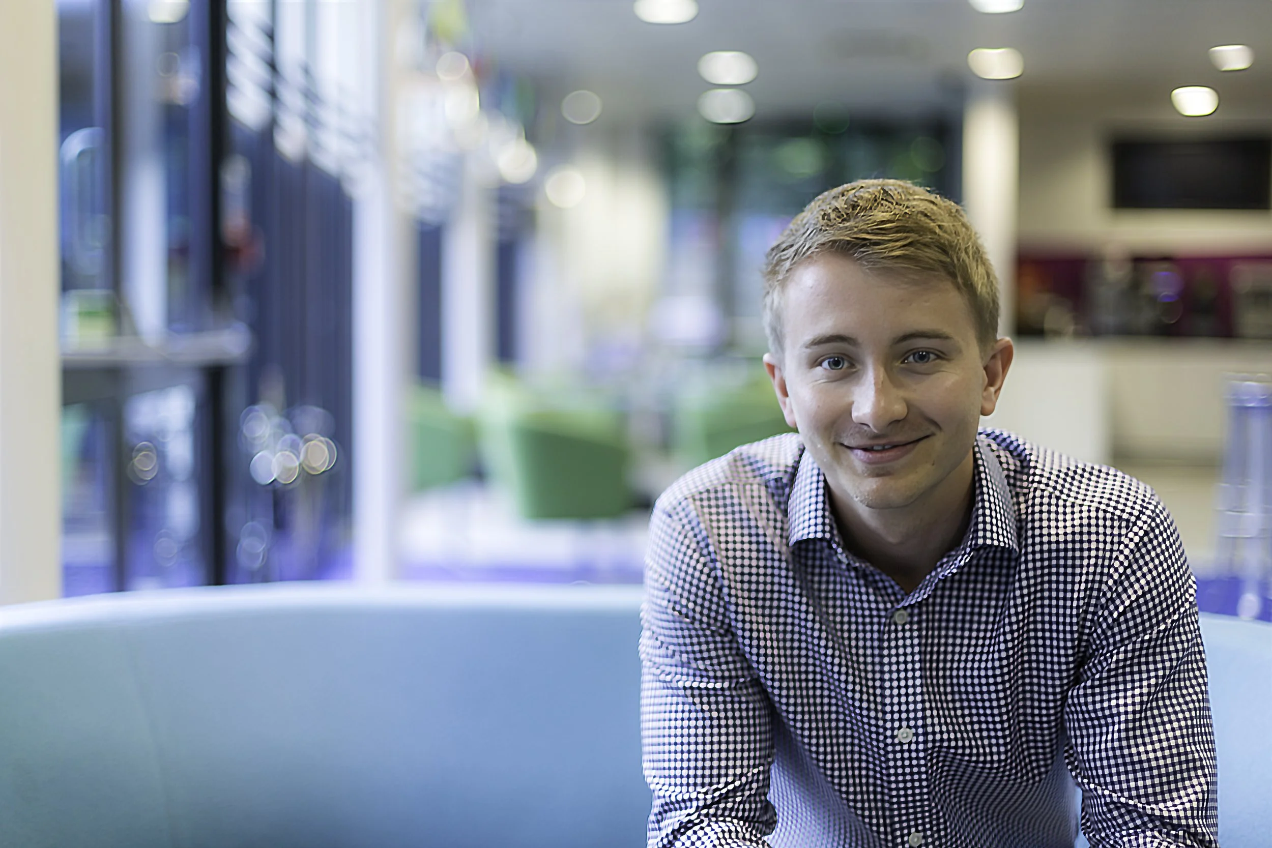 professional-linkedin-portrait-photographer-surrey_031.jpg