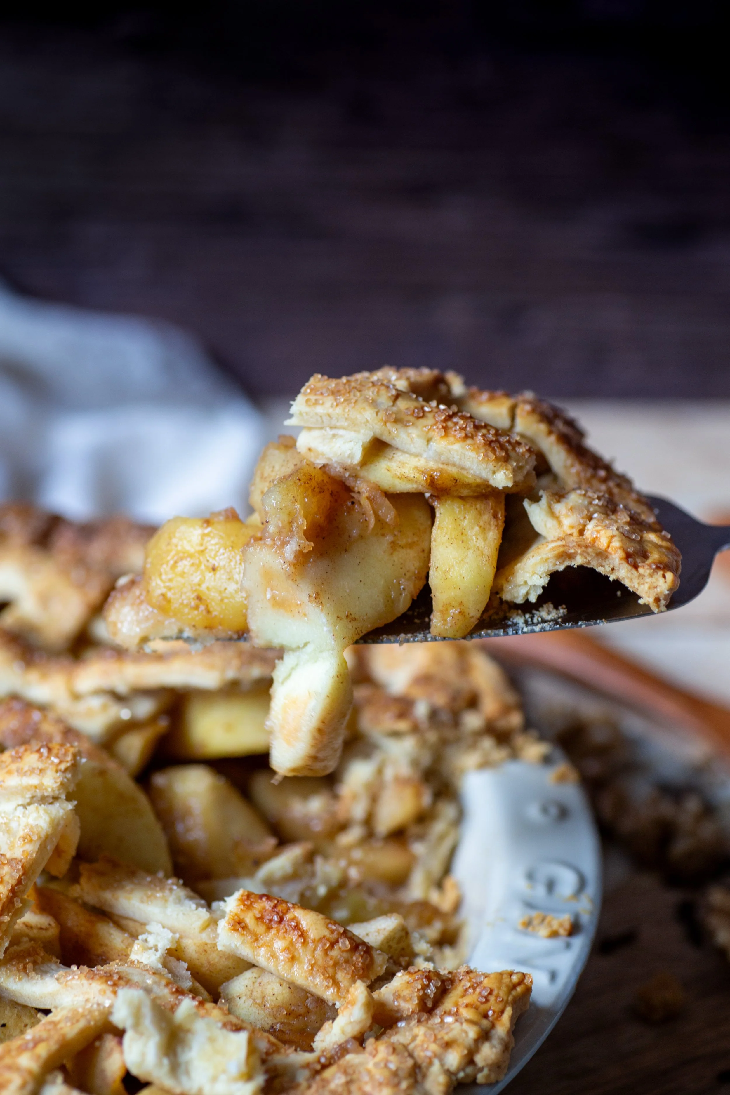 homemade-apple-pie-slice.jpg