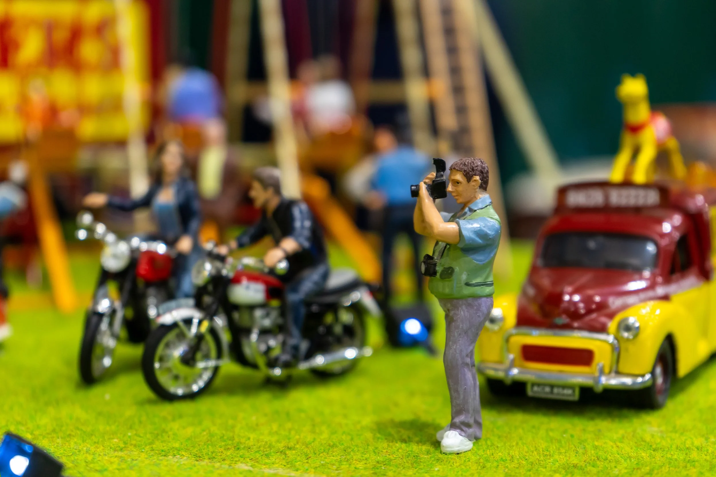 Model photographer at fairground – Hollycombe Mega Model Weekend – Event Photography by Sequoia Studios